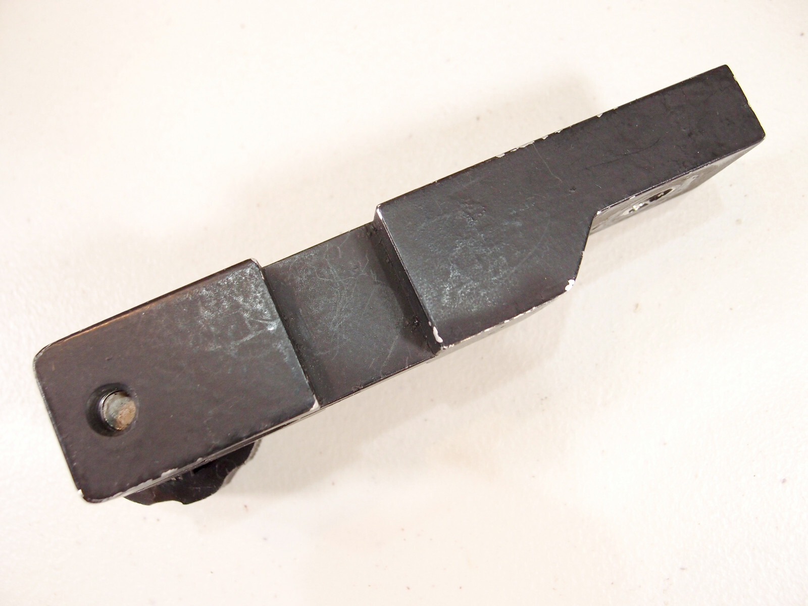 unknown arm mounting bracket with knob