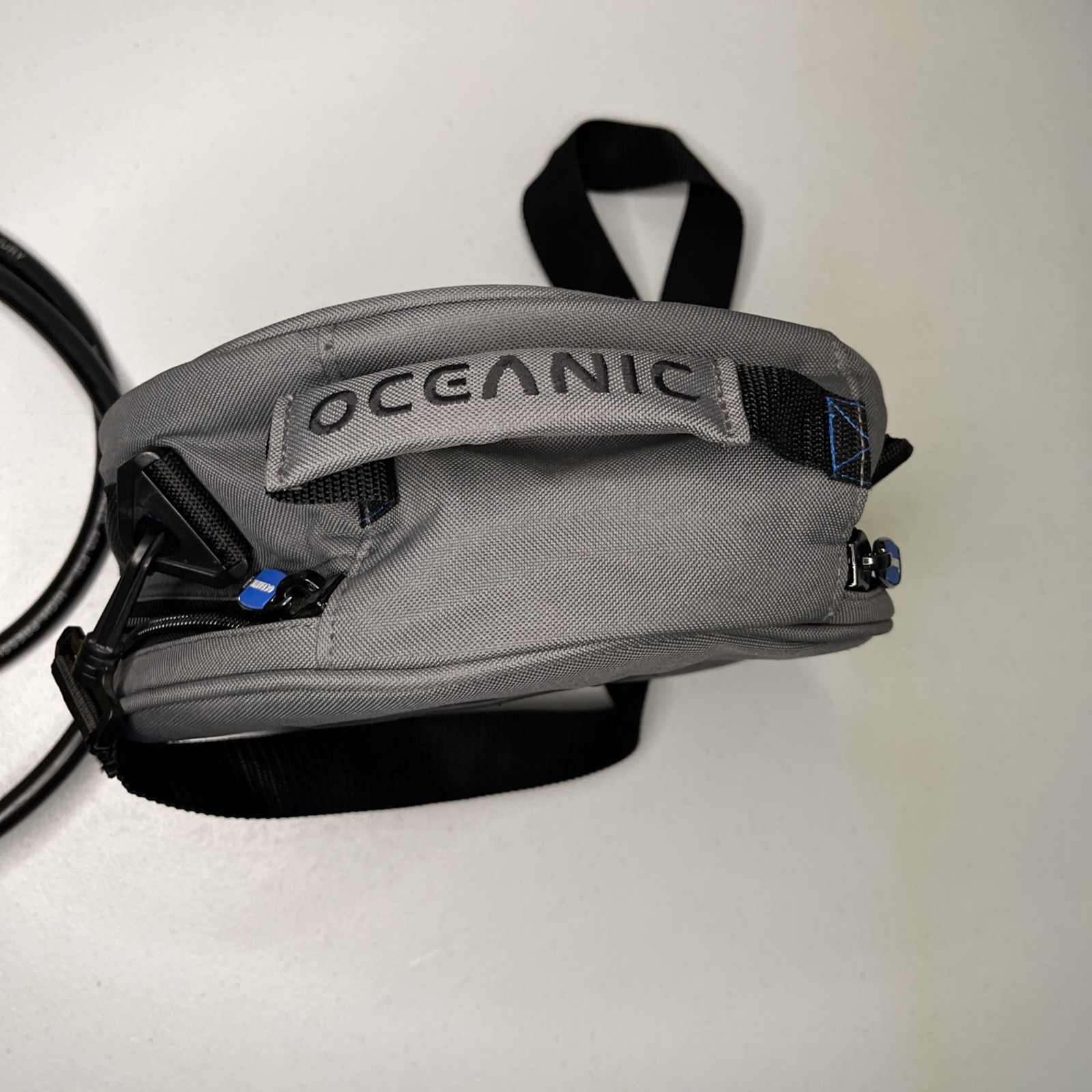 Oceanic EOS FDX 10 Regulator Set w/ Hose and Oceanic Dive Cargo Case Scuba Dive