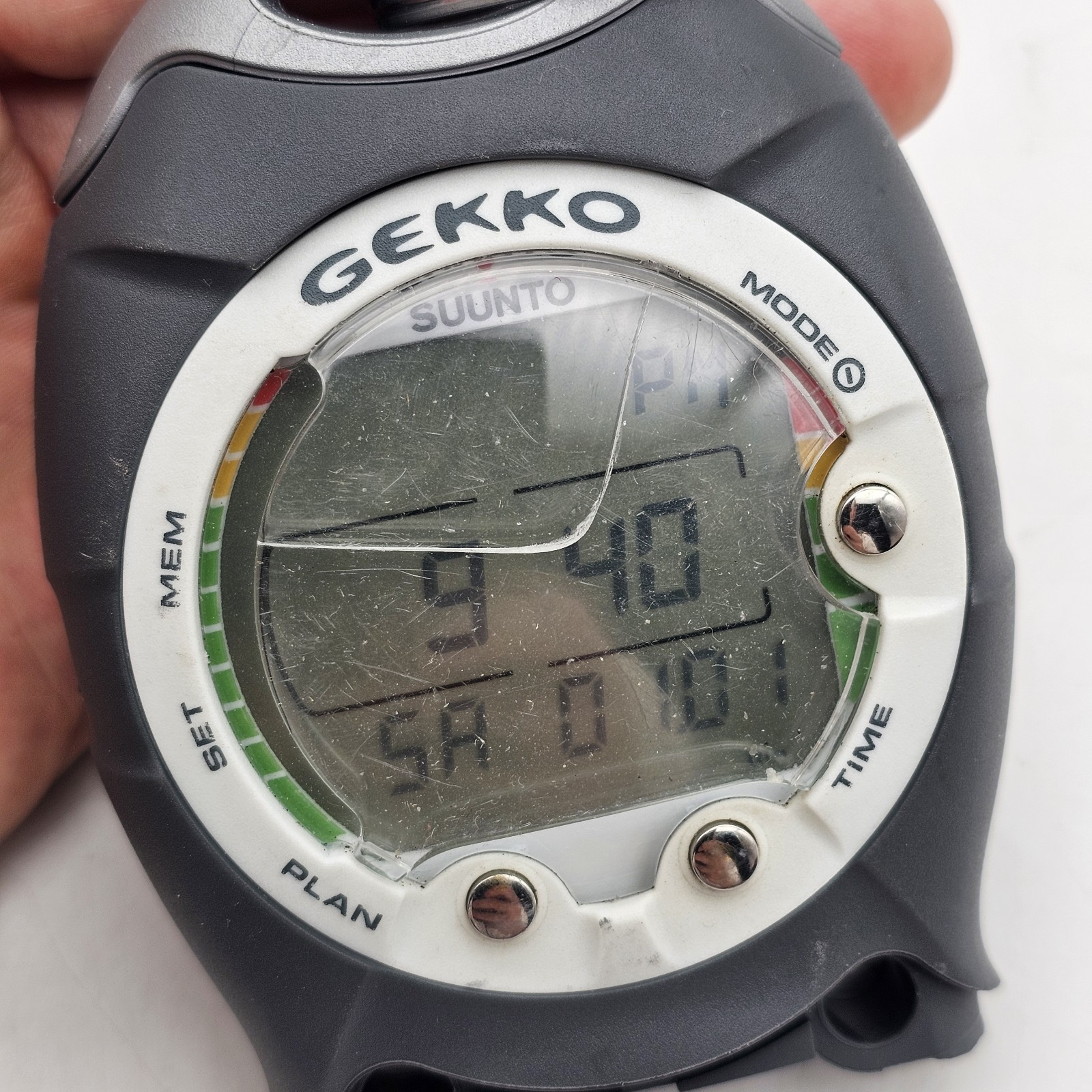 Suunto Gekko Dive Computer Module Cracked Screen Protector – New Battery
