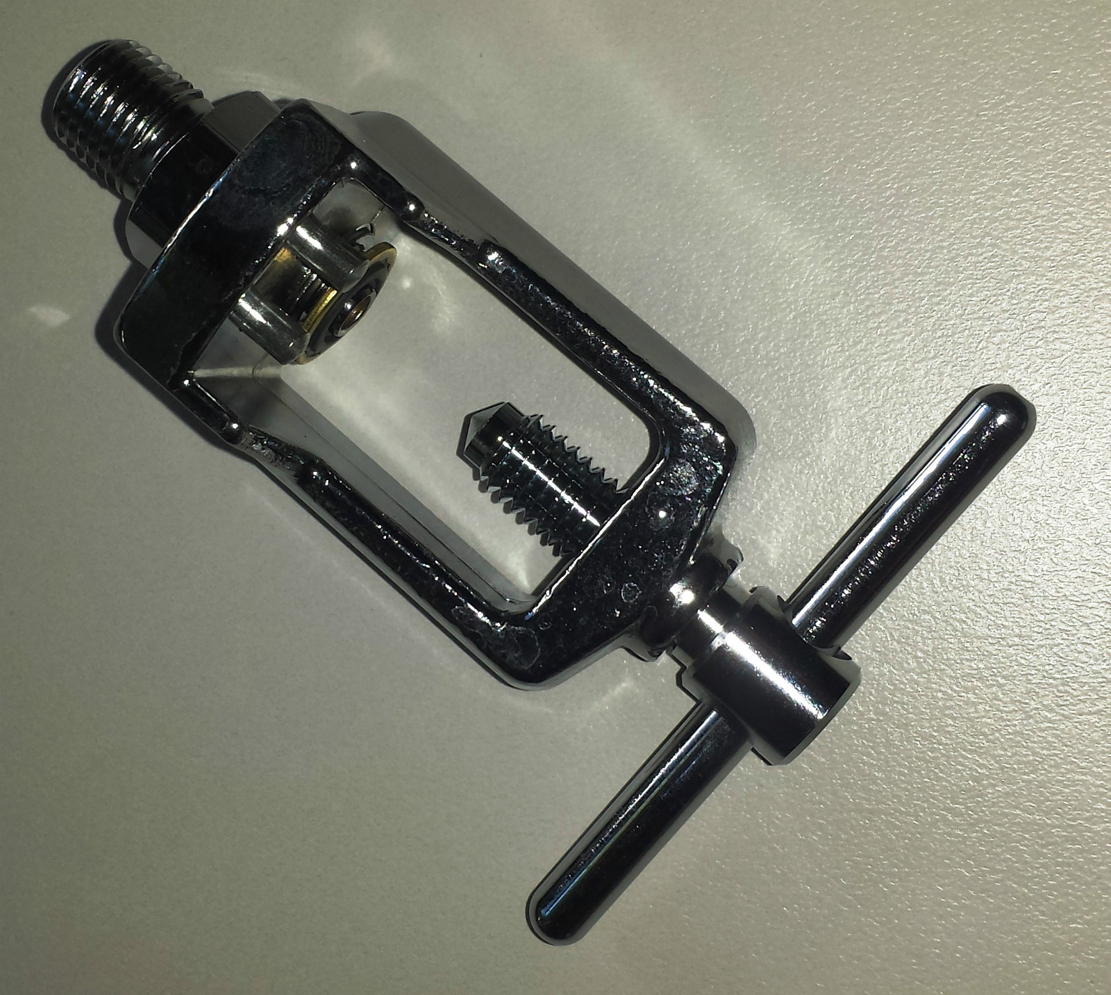 Medical Oxygen Pin Index Yoke (CGA-870) to 1/4″ male NPT