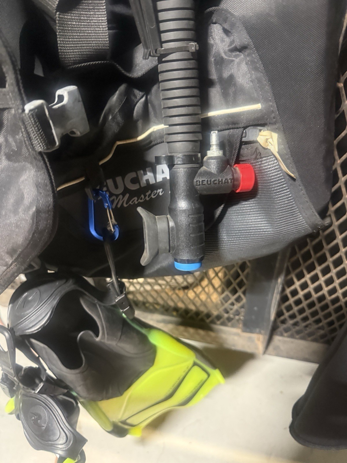 Scuba gear