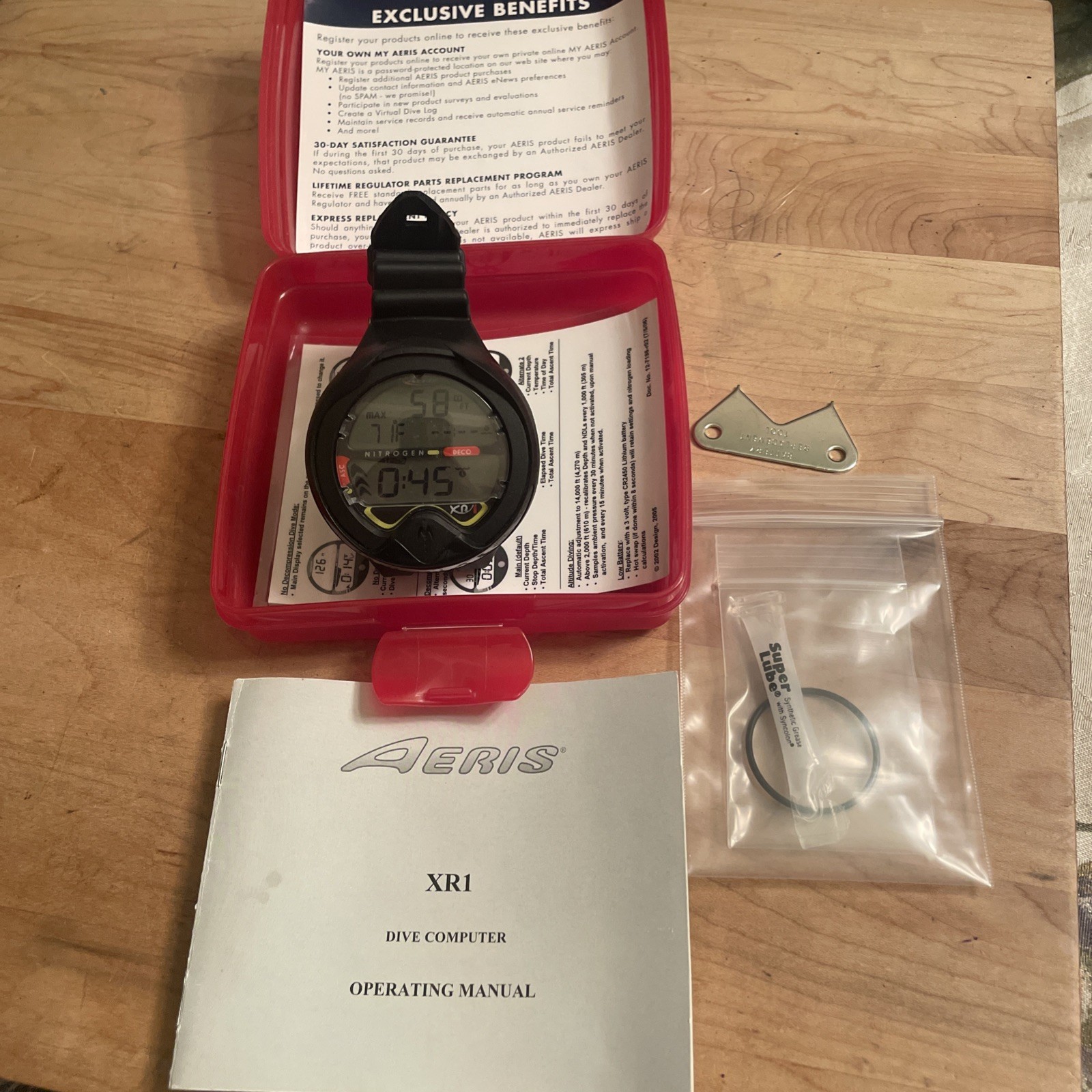 Aeris XR1 Scuba Dive Wrist Computer With New Battery And Manuals