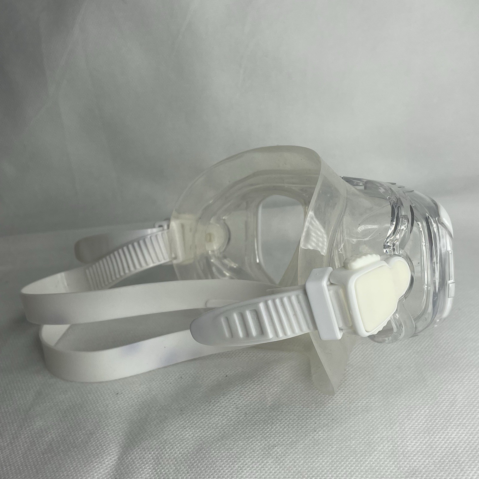 Speedo Jr. Adventure Dive Mask and Matching Snorkel with Clip Set White Clear