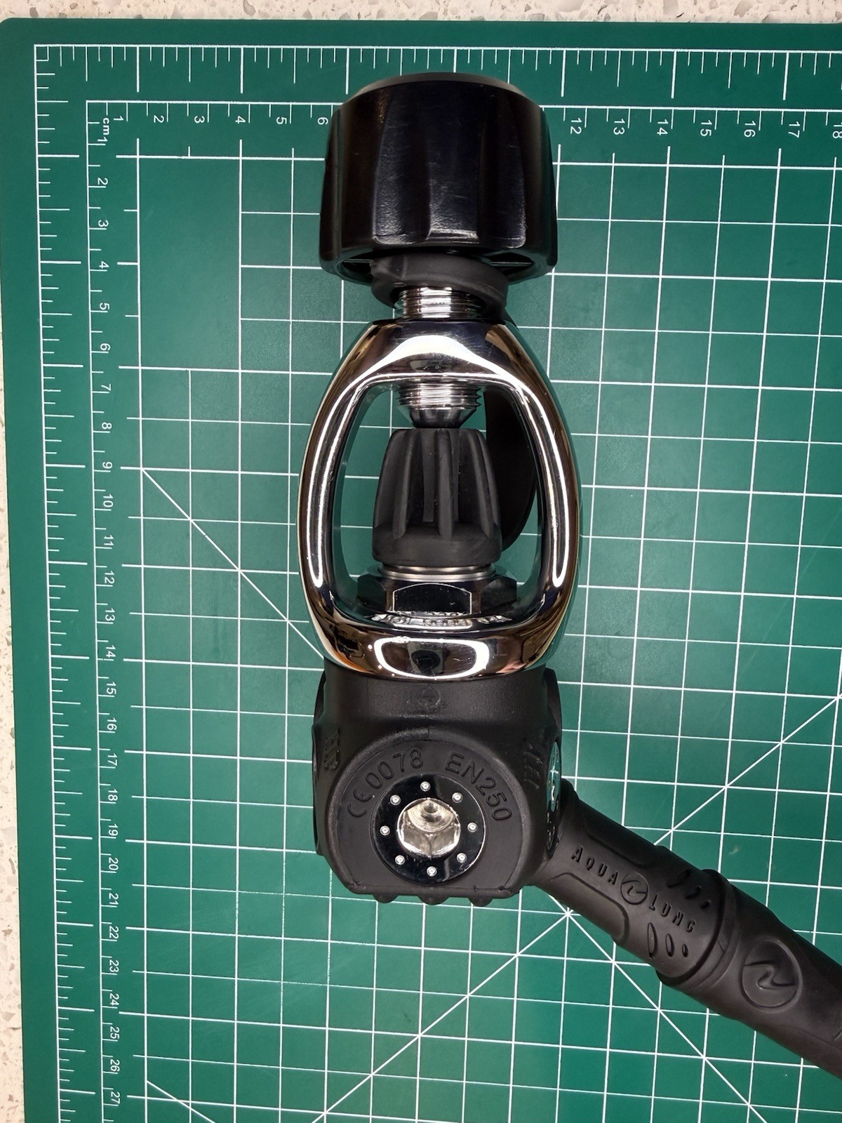 Aqua Lung Legend Scuba Diving Regulator- Yoke- Very Clean