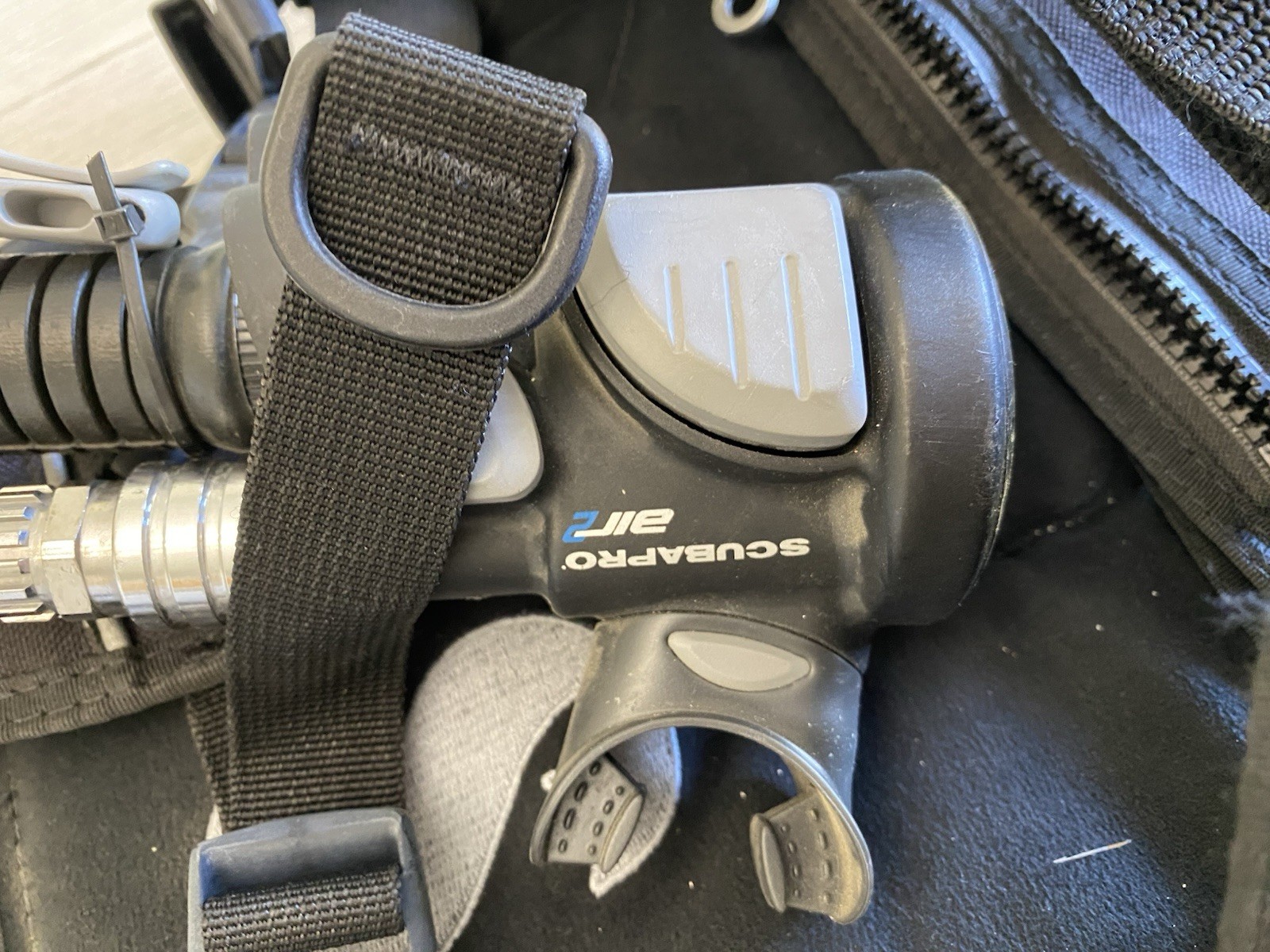 Scubapro Glide Plus LARGE BCD w/ Air 2 + MK17/X650 Regulator Set