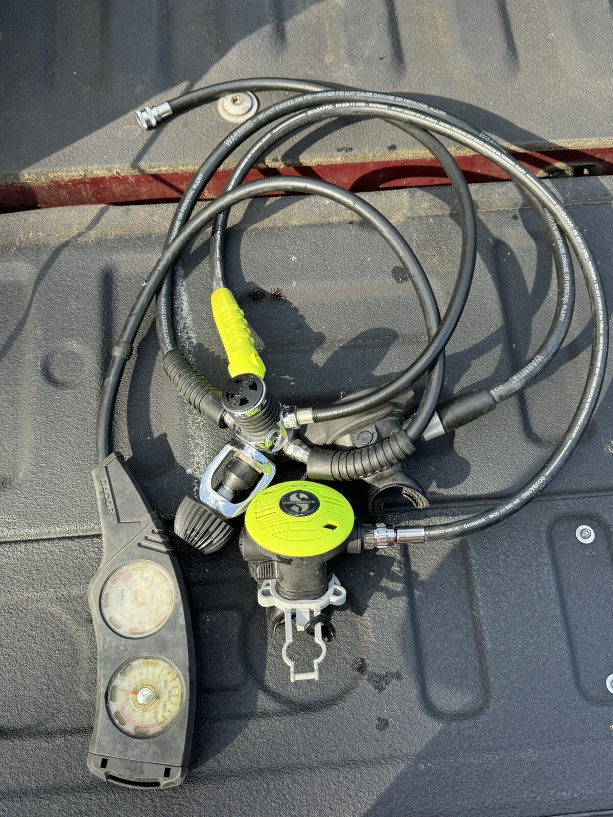 SCUBAPRO R190 Regulator, Compass,Pressure Gauge Scuba