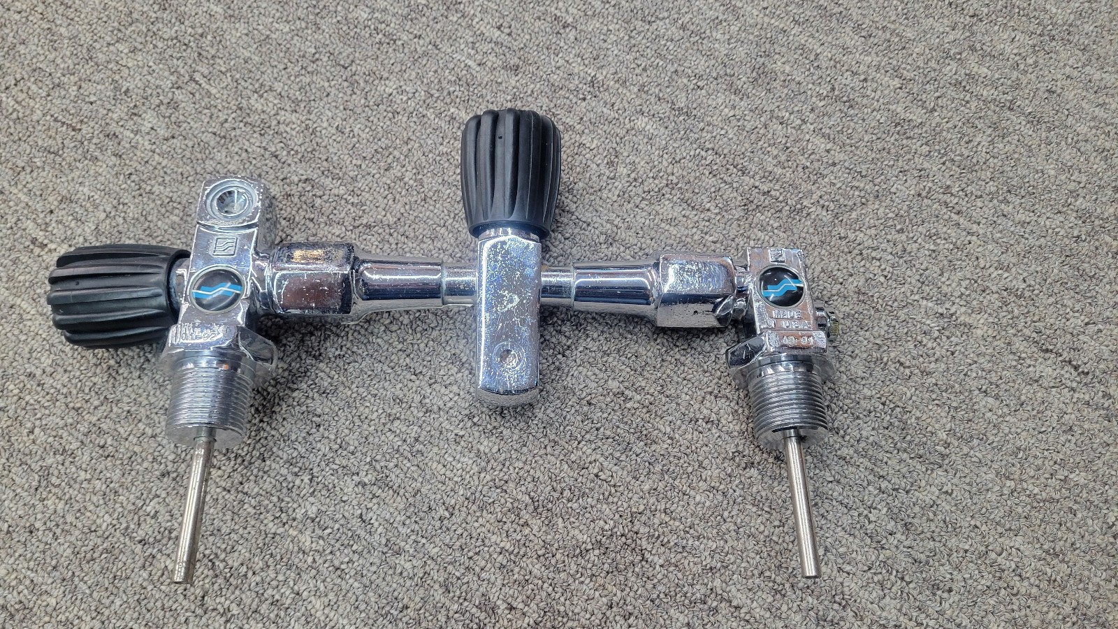 Sherwood Scuba Tank Manifold for Doubles/Twin 3000psi Yoke Valve w/Isolator
