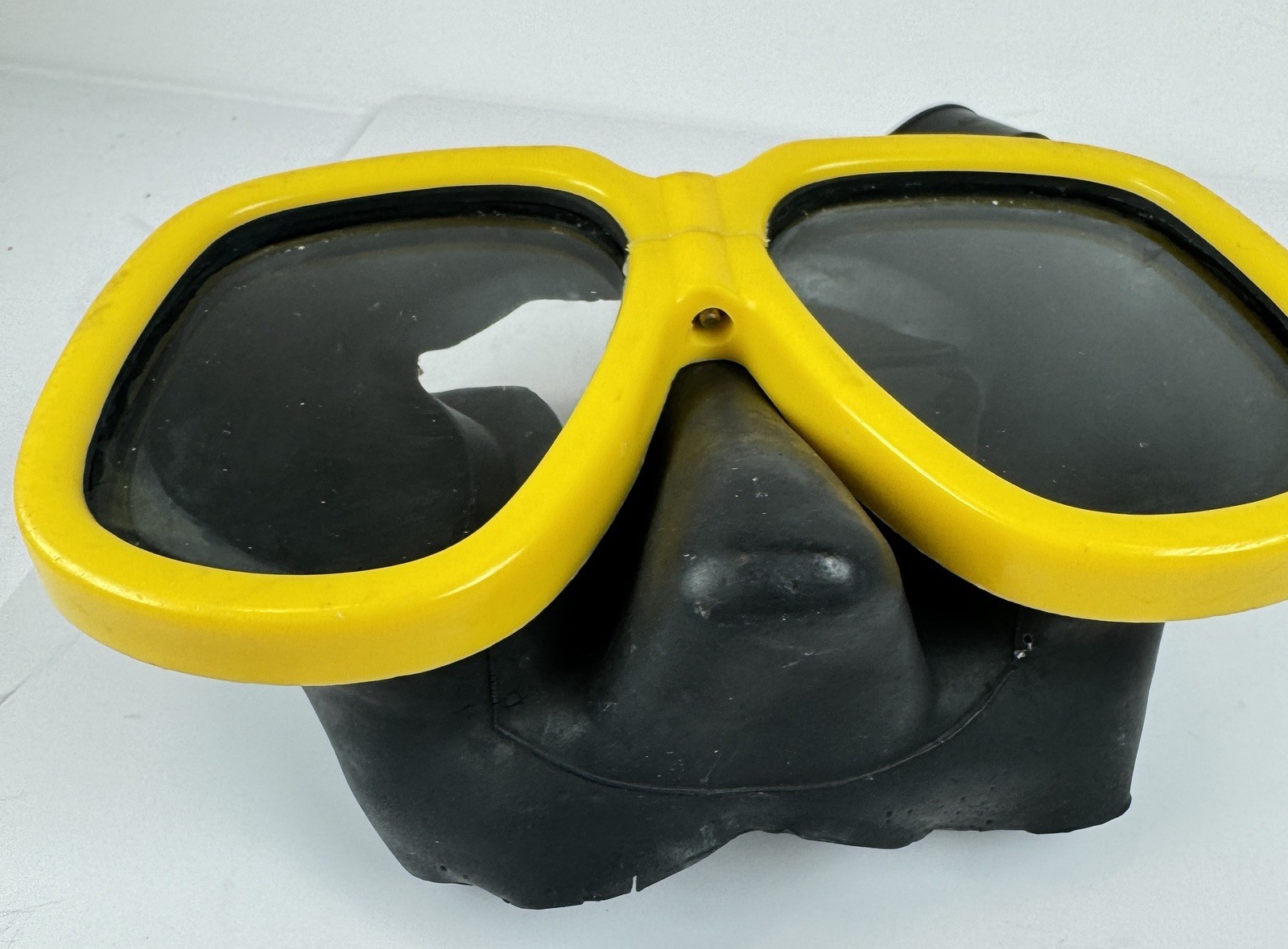 VTG 1970s White Stag Super View Scuba Dive Mask Tempered Glass Dual Lens Yellow
