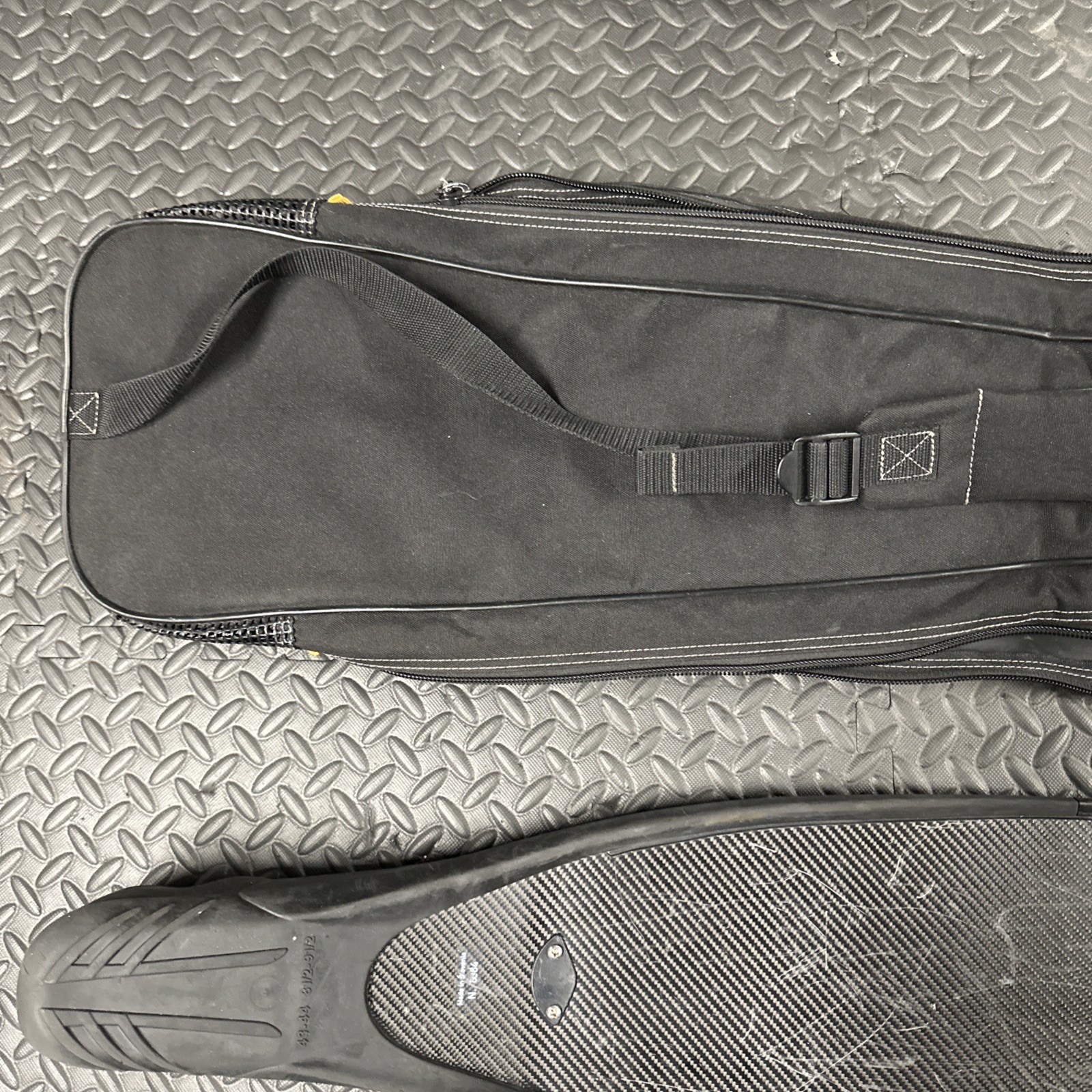 Mares Razor Carbon Full Foot Dive Fins Size 43-44 Freedive Spearfishing