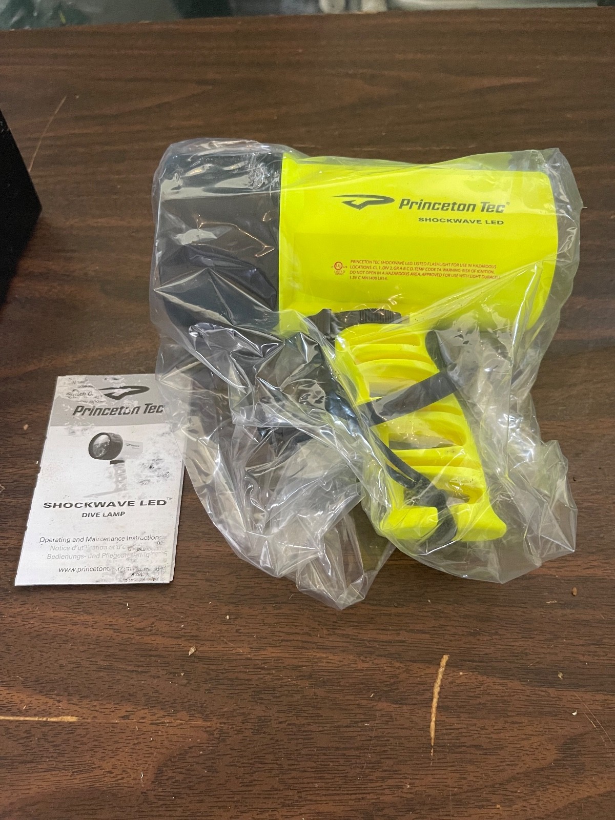 New Princeton Tec Shockwave 20 Hr Divers Lantern