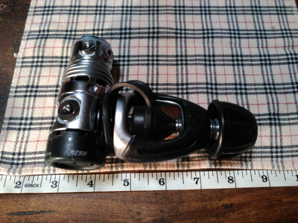 Scubapro MK25 / 10021 Regulator First Stage, Pressure checked; no air leaks