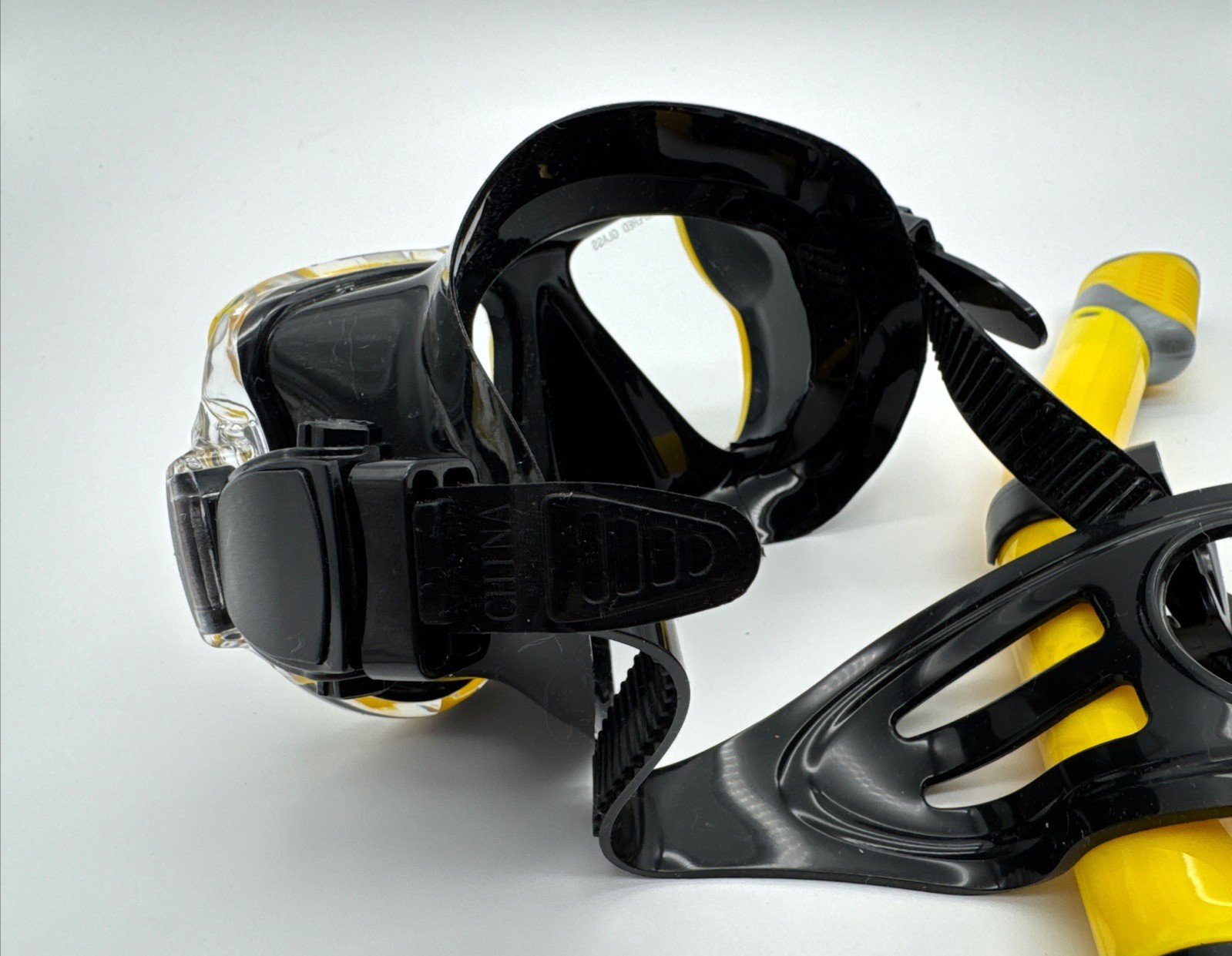 Eastern Watersports Pro Dry Snorkel Set Mask & Snorkel Black Yellow Adult