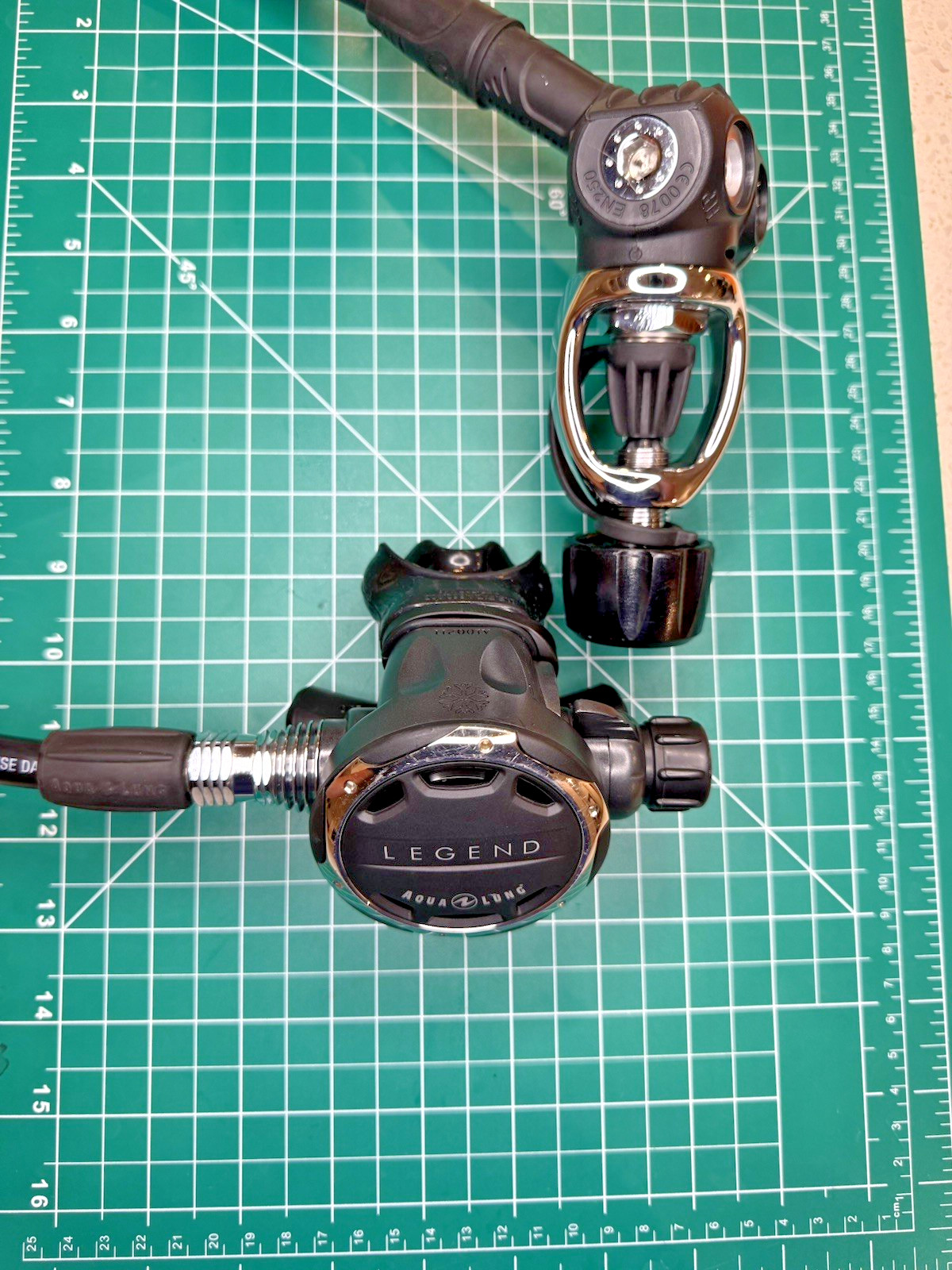 Aqua Lung Legend Scuba Diving Regulator- Yoke- Very Clean