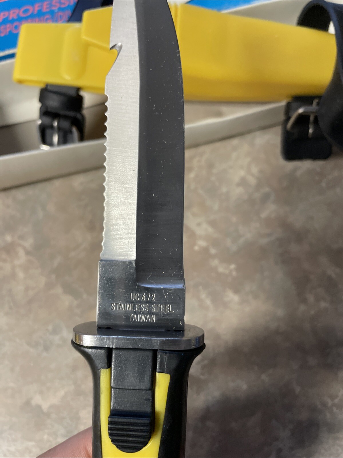 United Cutlery Typhoon professional sport/diving knife UC672