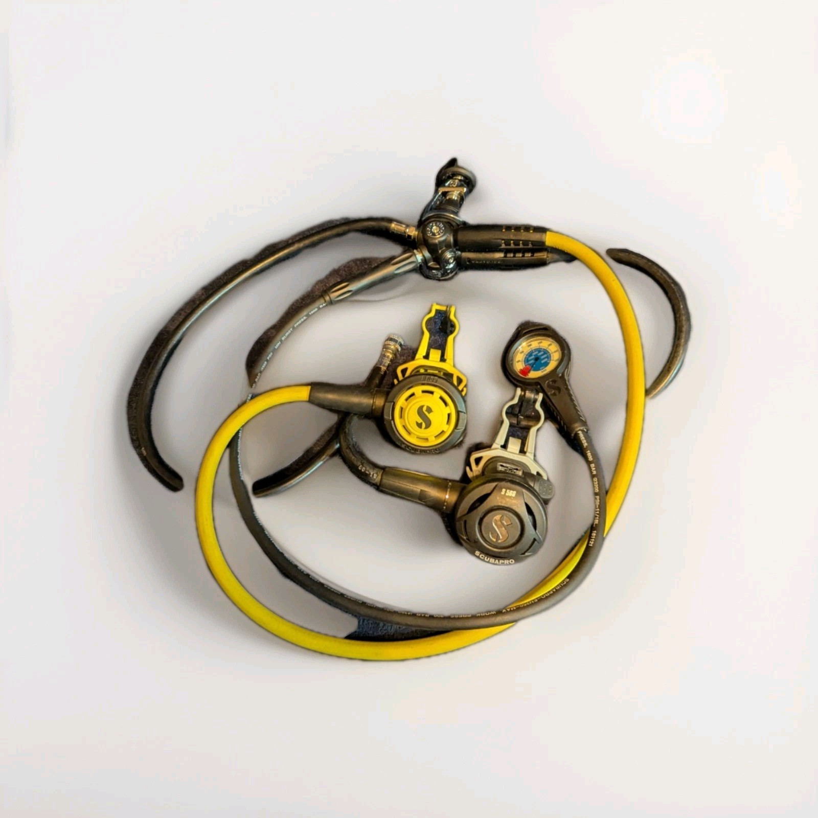 Scubapro MK11 S560 Regulator + R095, Dual bar/psi Guage Complete Octopus