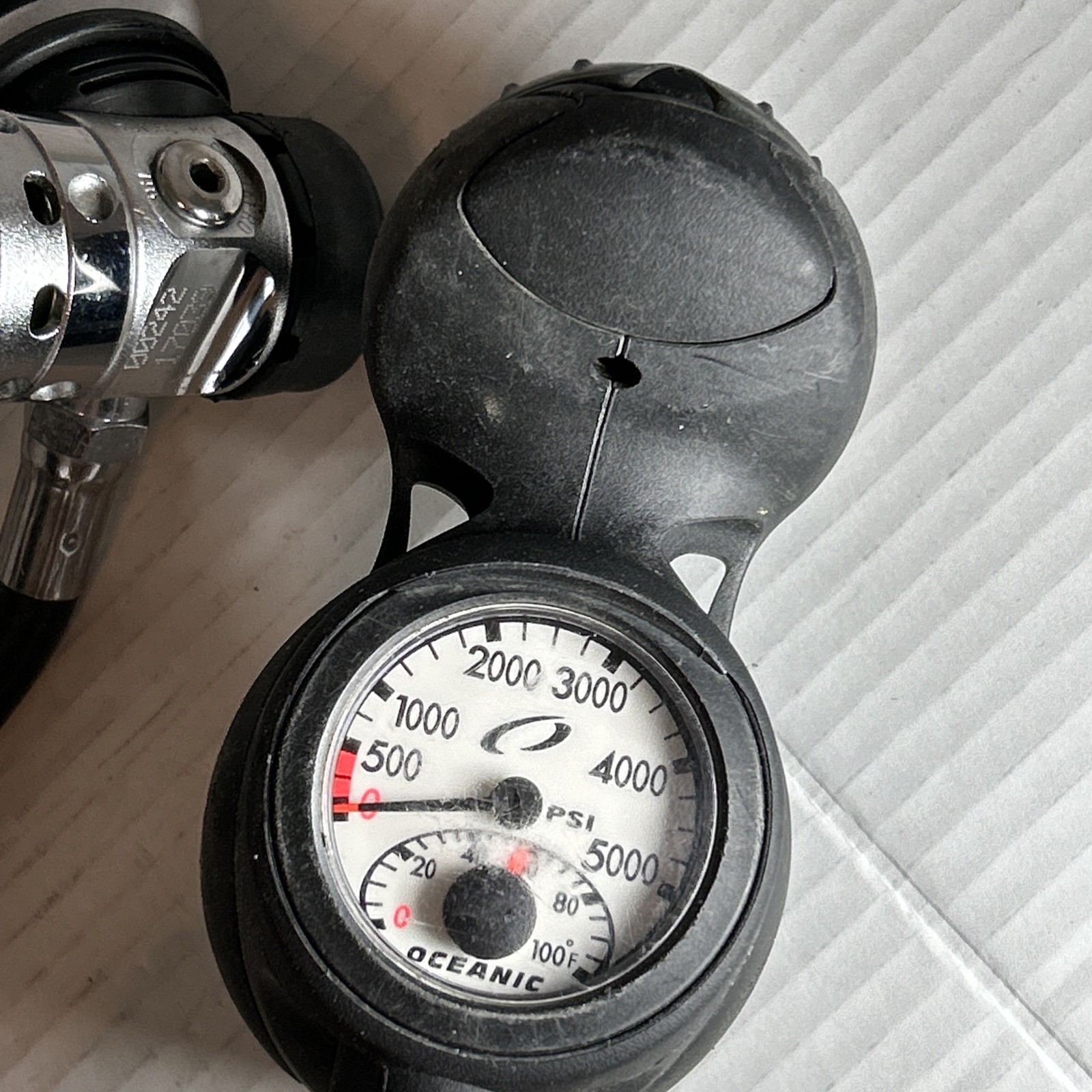 SCUBAPRO MK20 Regulator w/ OCEANIC SWIV2 Gauge Cluster, & G250 Second Stage