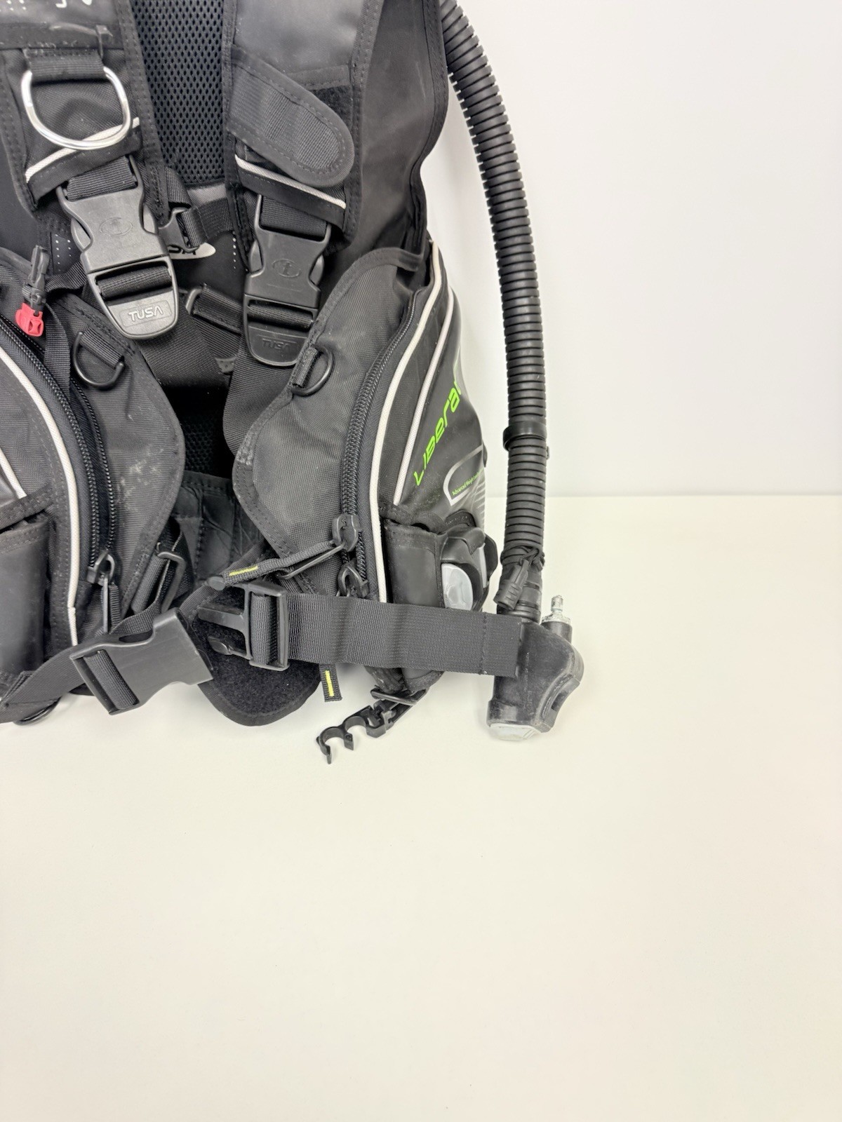 TUSA Liberator Sigma II BCD, Black Medium Vest