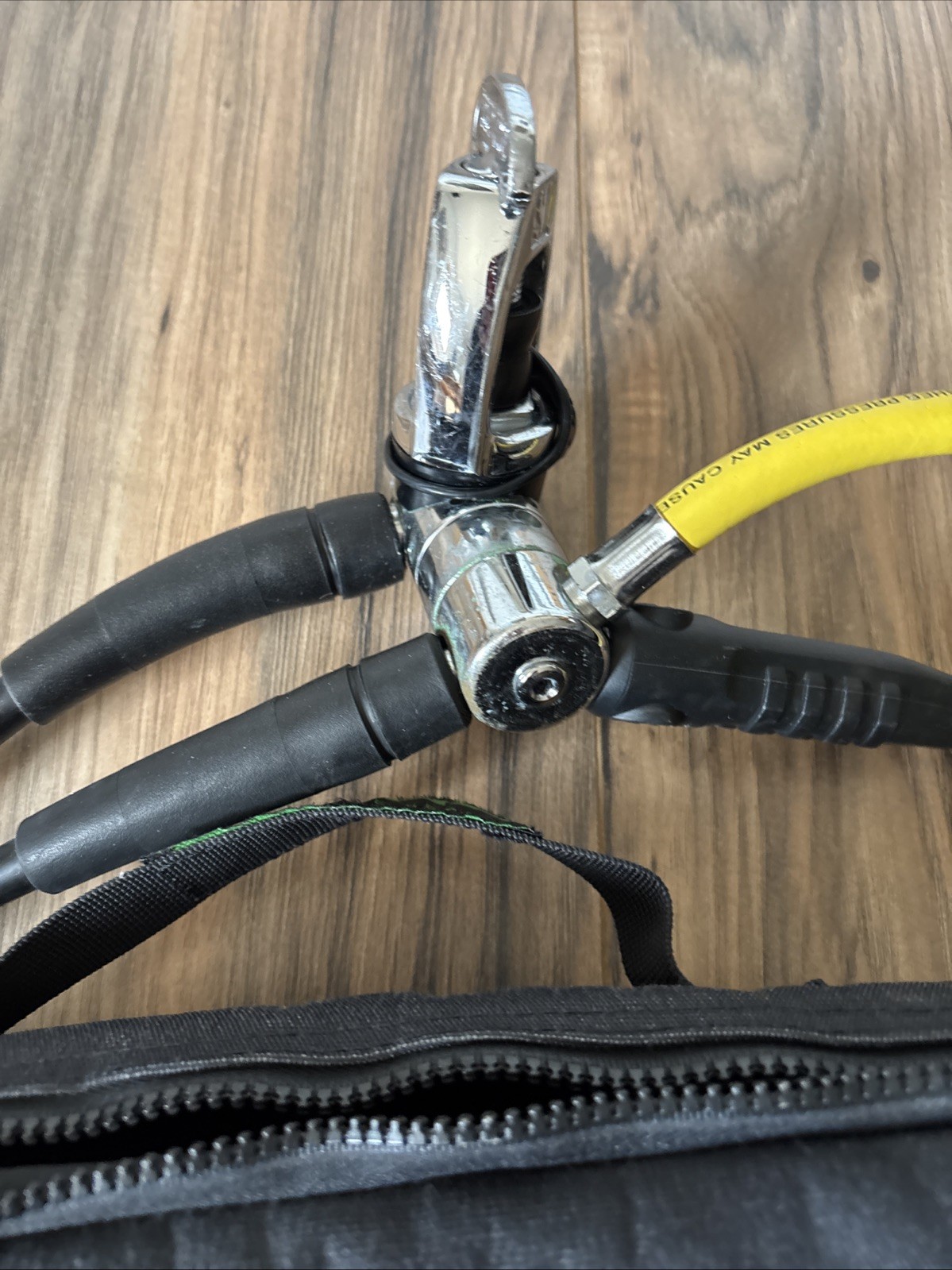 Aqua Lung Scuba Regulator Set Delta Oceanic & Octopus, Black/Yellow