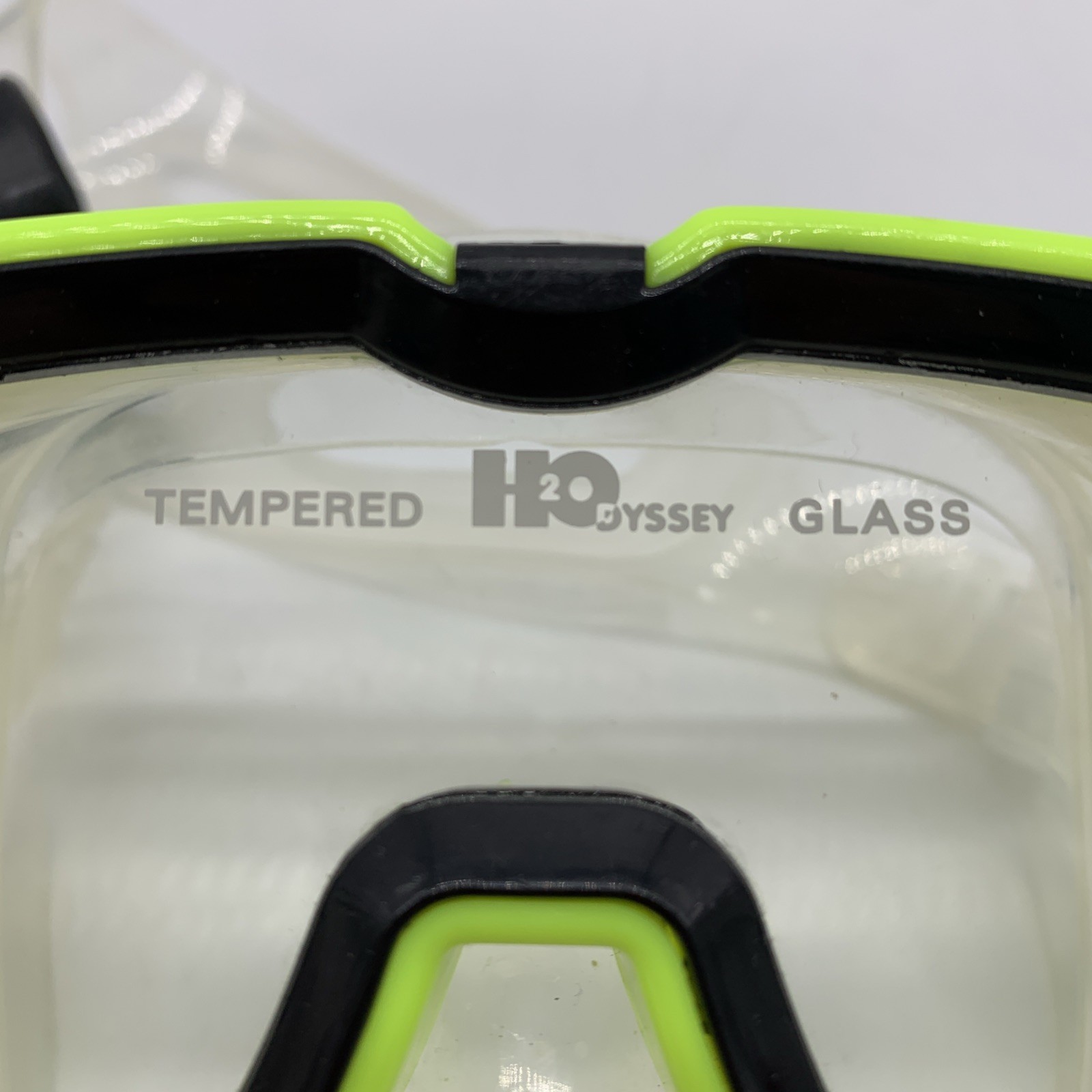 H20 Odyssea I Swim Mask Goggles Scuba Diving Green Tempered Glass Plastic Case