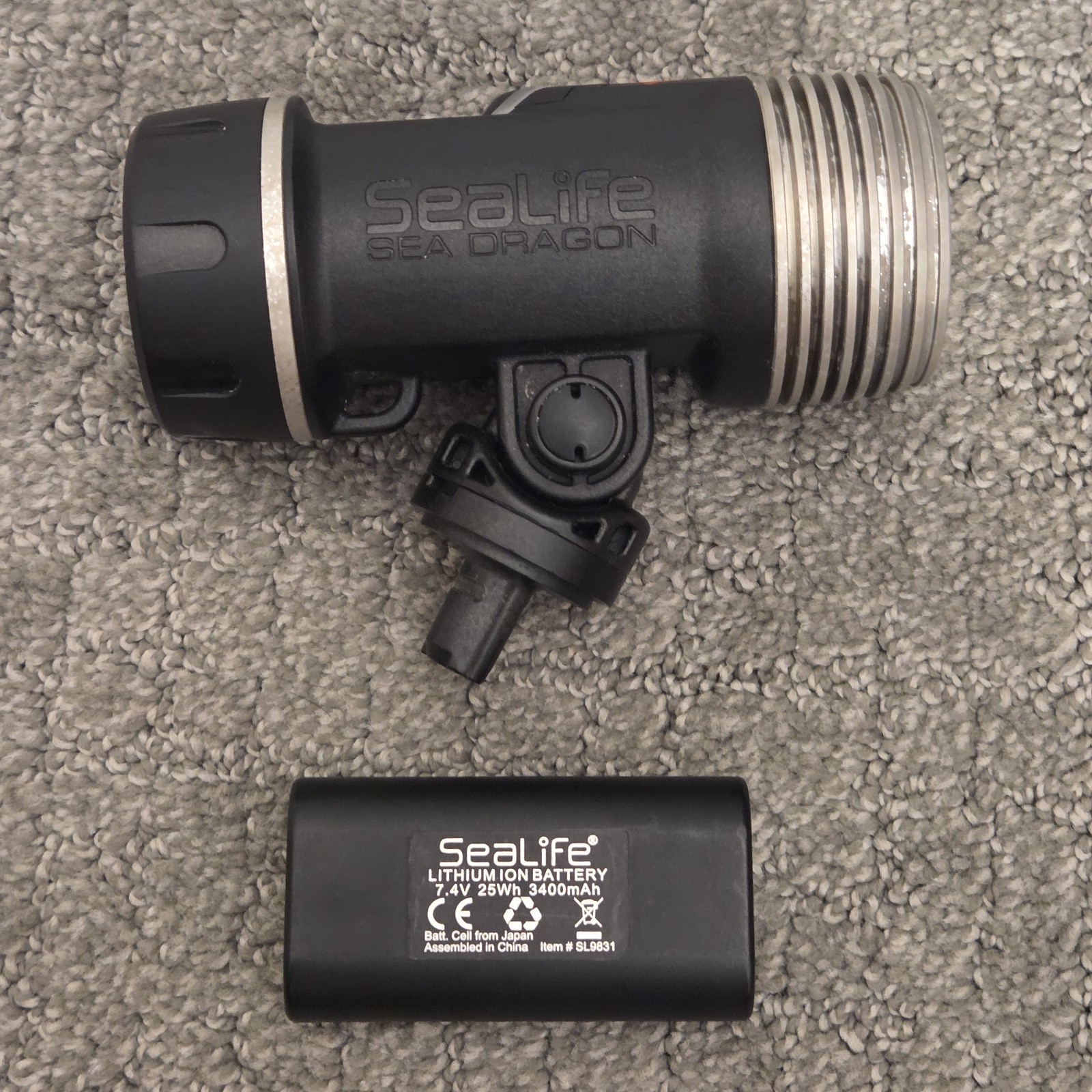 SeaLife Sea Dragon 2100 Underwater Light – Flood & Spot – W/ Battery + Charger
