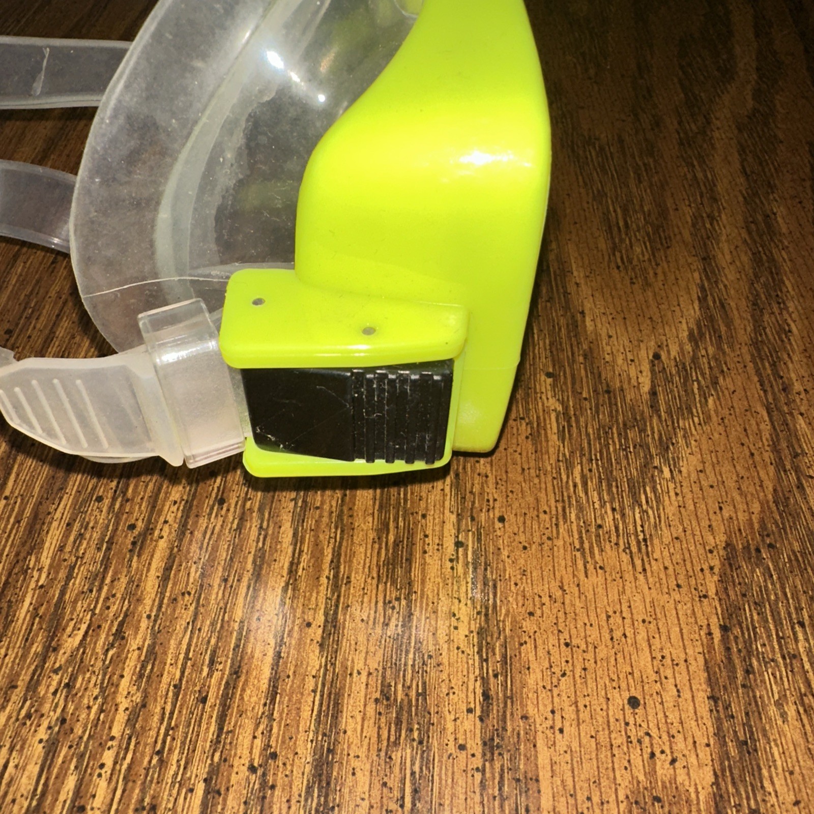 Unbranded Dive/Snorkel Mask Hi-vis Yellow/green Frame Clear Silicone Skirt Used