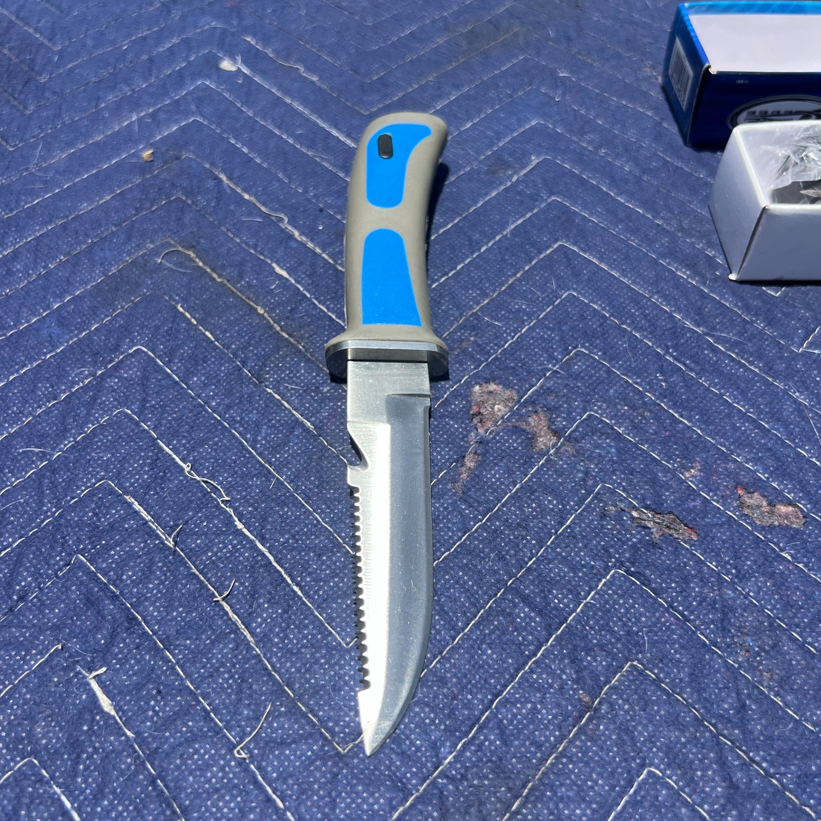 NEW Rite Edge 9″ Dive Knife – Serrated Blade + Line Cutter, Blue Handle + Sheath