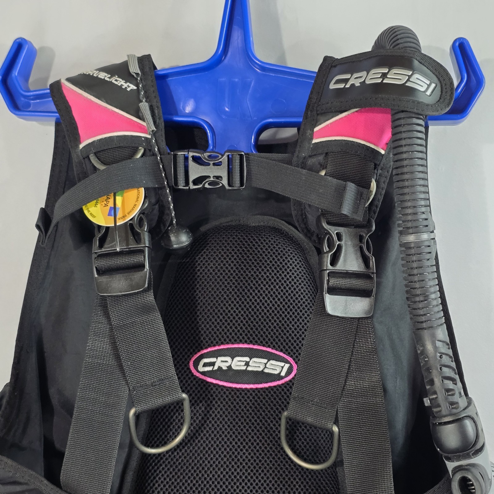 Cressi Travelight Women’s Buoyancy Control Device BCD Vest Pink/Black Medium