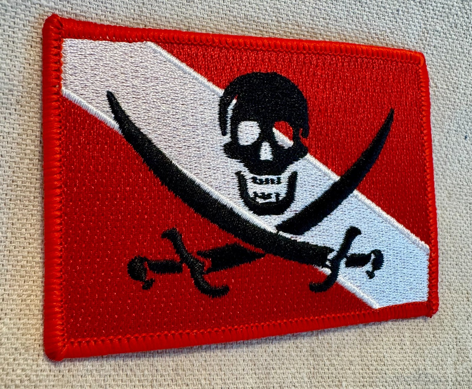SCUBA DIVING PIRATE FLAG PATCH JOLLY ROGER embroidered iron-on DIVER DOWN SKULL