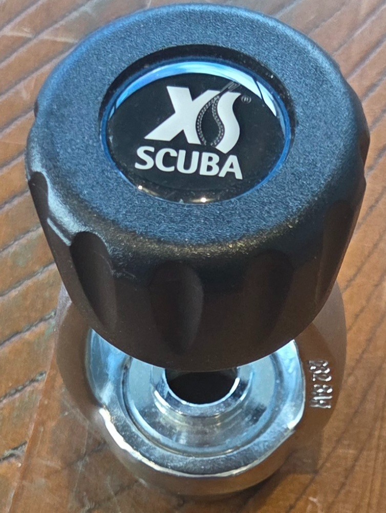XS Scuba DIN to Yoke adapter