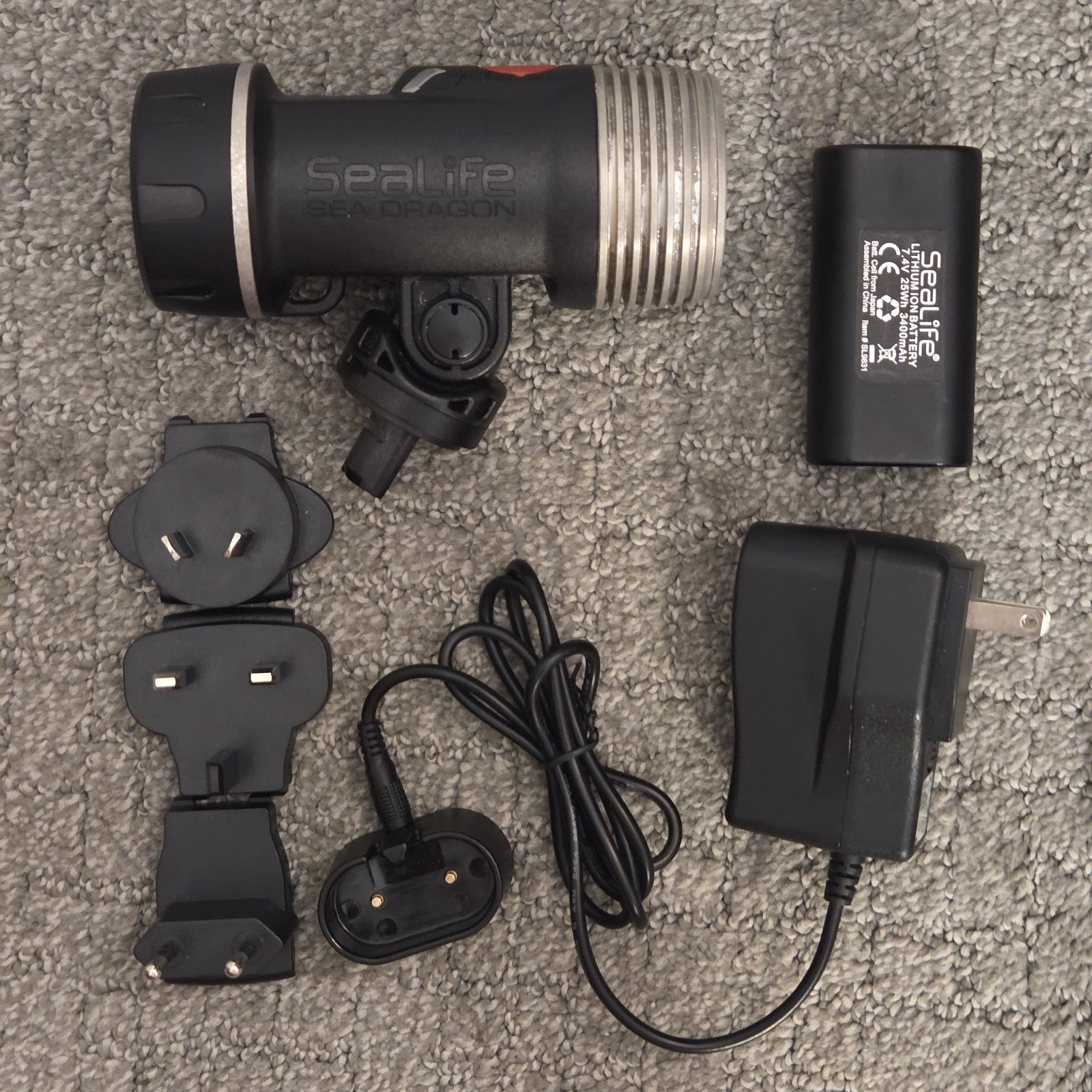 SeaLife Sea Dragon 2100 Underwater Light – Flood & Spot – W/ Battery + Charger