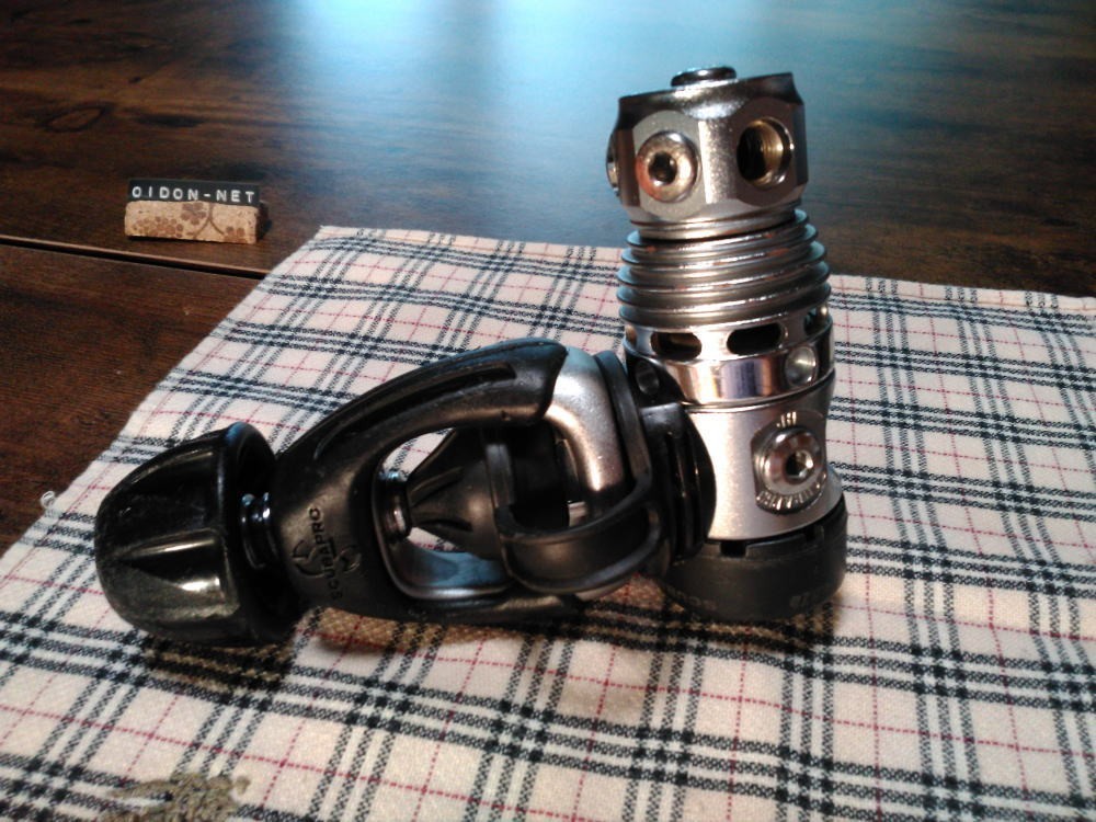 Scubapro MK25 / 10021 Regulator First Stage, Pressure checked; no air leaks