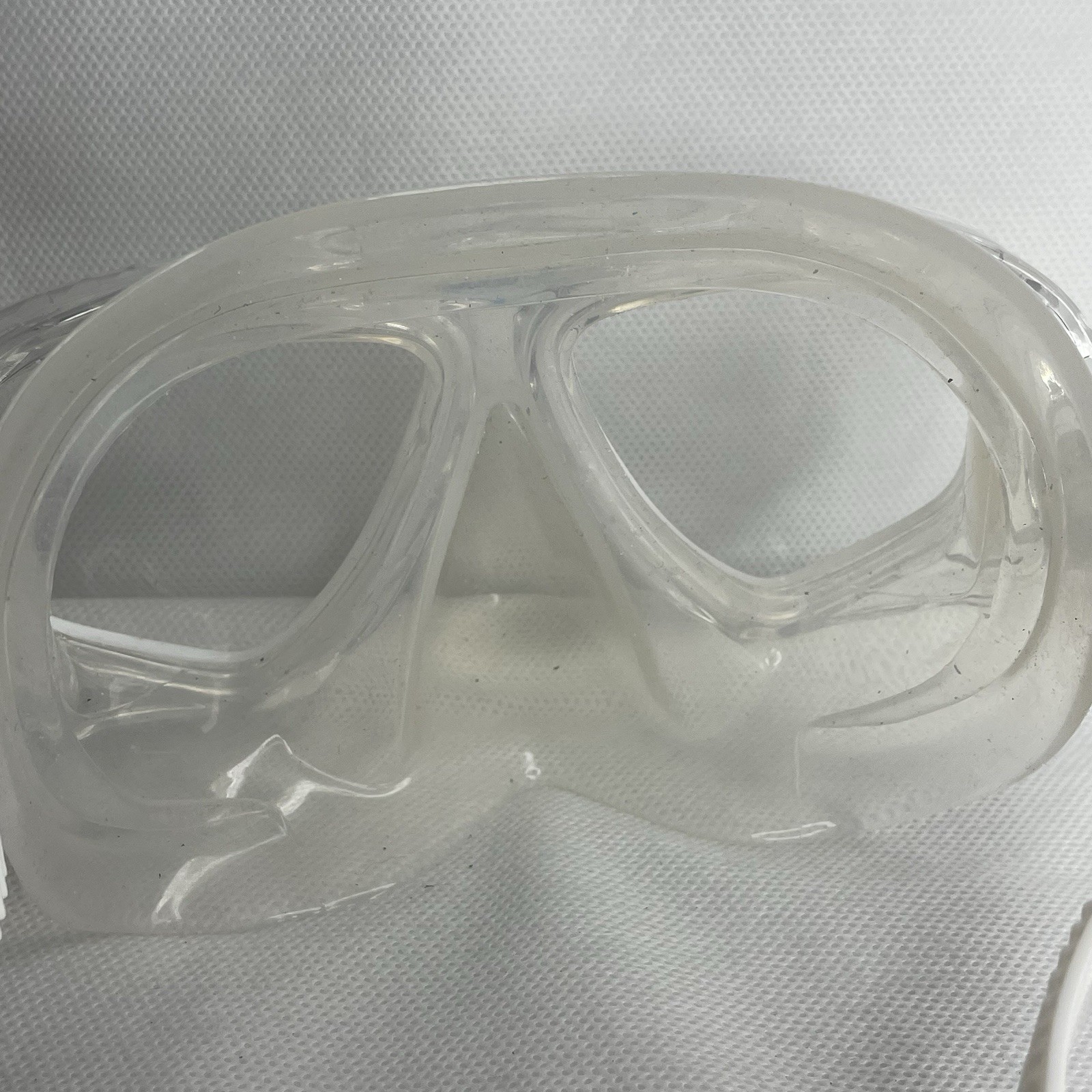 Speedo Jr. Adventure Dive Mask and Matching Snorkel with Clip Set White Clear