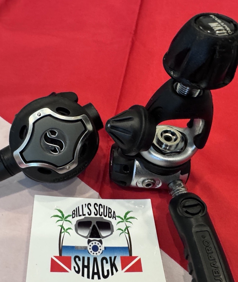 SCUBAPRO REGULATOR S550 +MK 11 FIRST STAGE WAY COOL!
