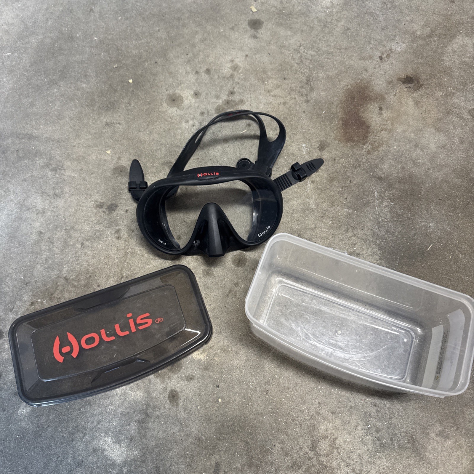 Hollis M-1 Scuba Diving and Snorkeling Mask Black MPN 205.4500.07