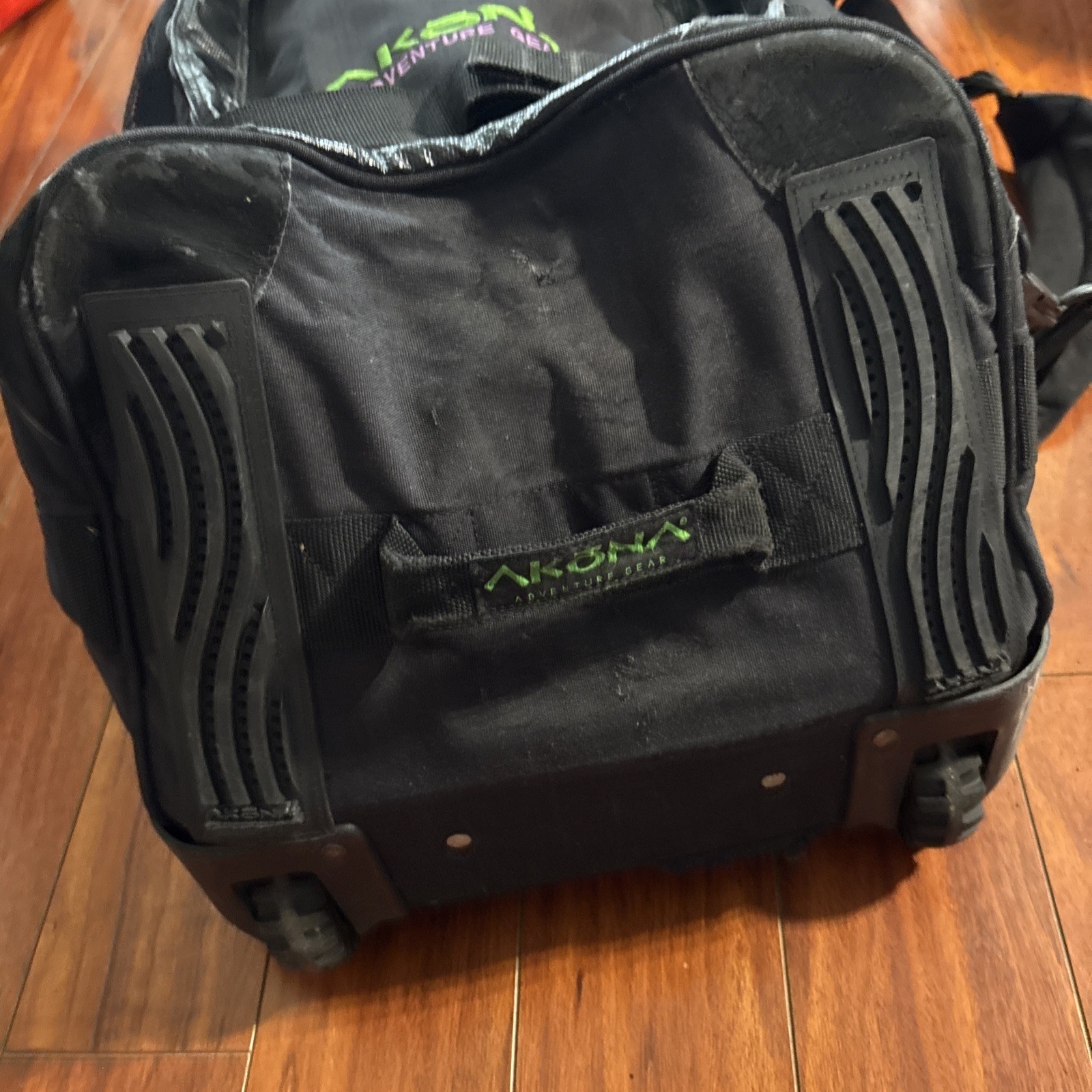 AKONA Adventure Gear Travel Scuba Dive Roller Bag BLACK 34″ x 15″ x 16″ READ!
