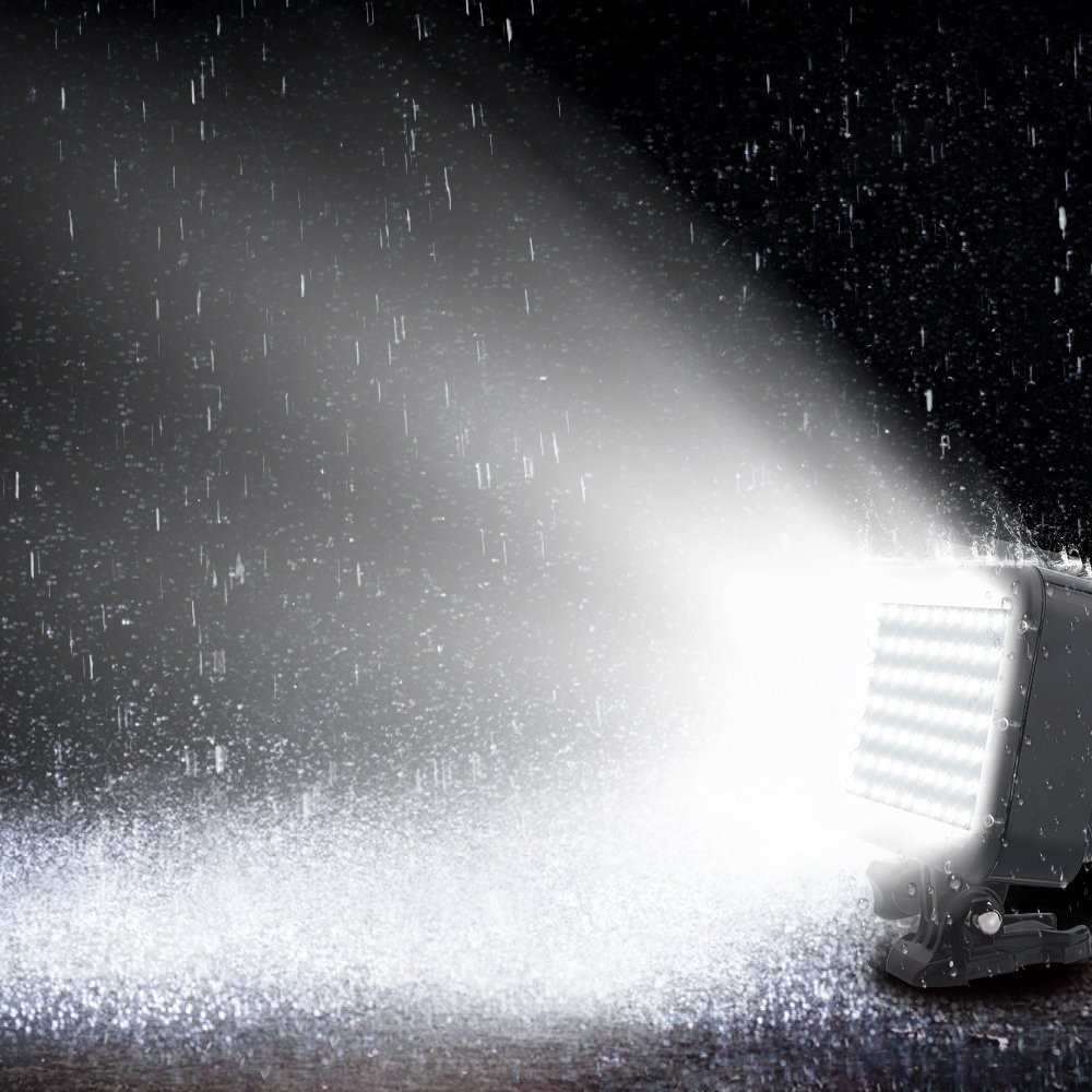 «84 LED Waterproof Dive Light for GoPro, Canon, Nikon, Sony, and More»
