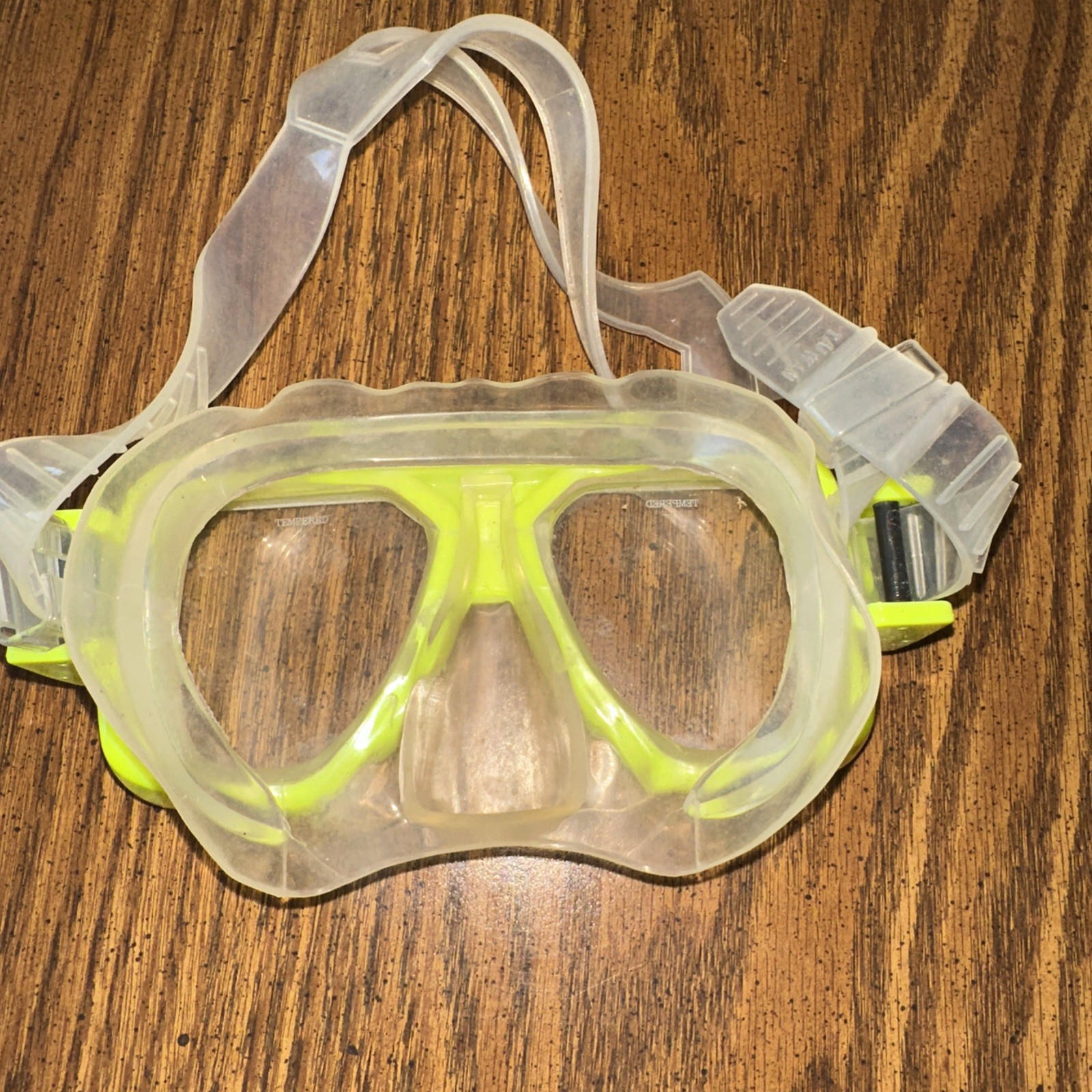 Unbranded Dive/Snorkel Mask Hi-vis Yellow/green Frame Clear Silicone Skirt Used