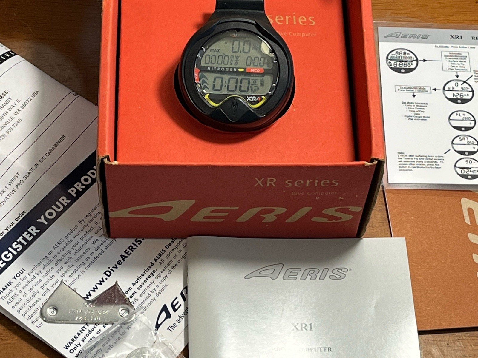 Aeris XR1 Scuba Dive Wrist Computer With New Battery And Manuals
