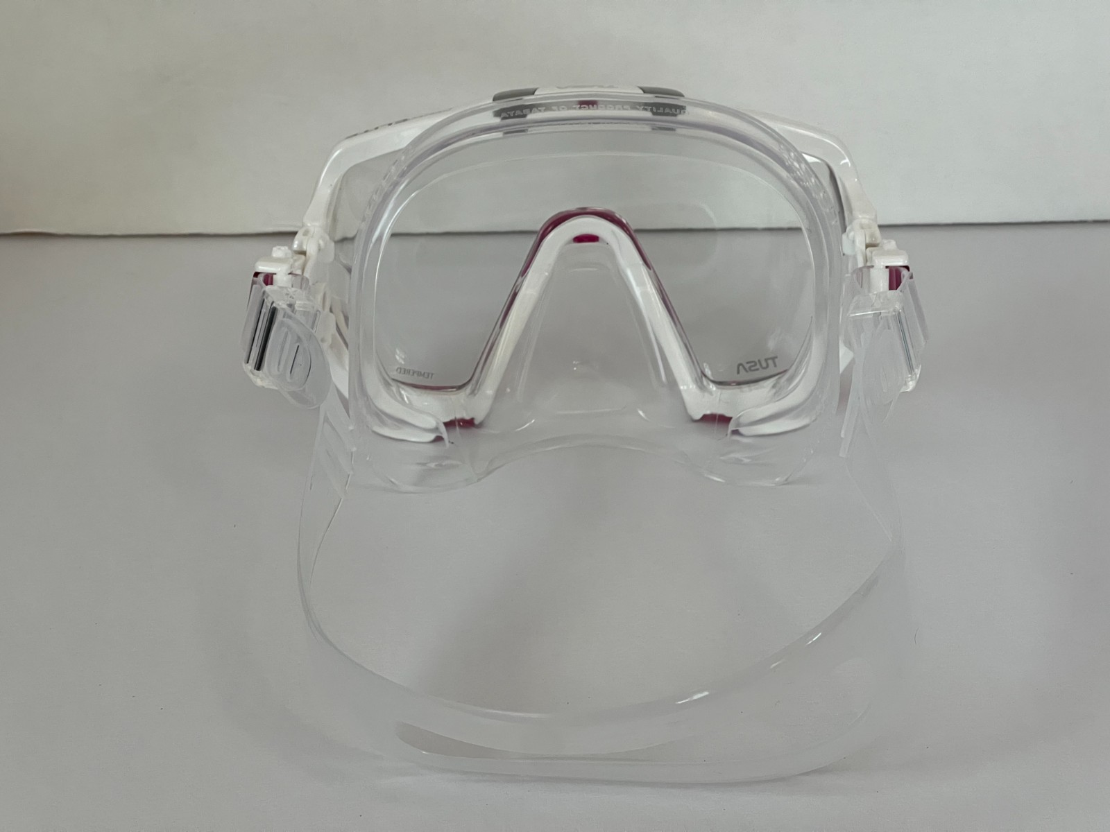 Tusa Freedom Elite Mask – Bougainvillea Pink – Open Box