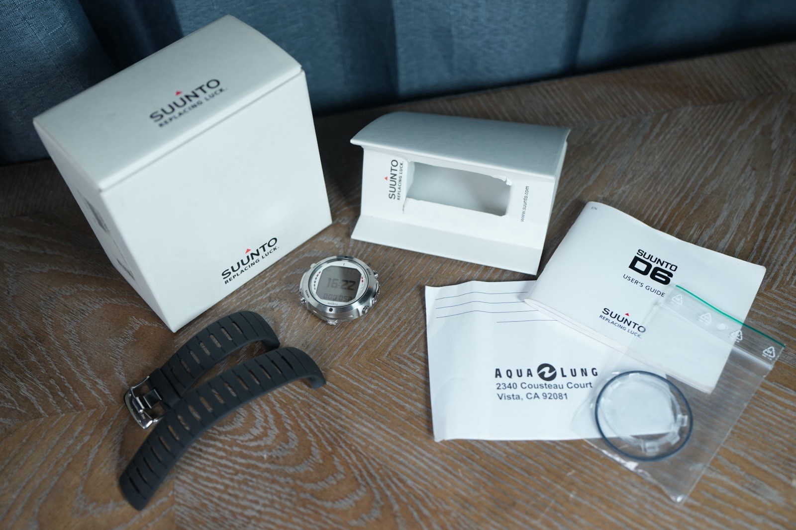 SUUNTO D6 Wrist Diving Computer Digital Compass Watch + Box & New Battery