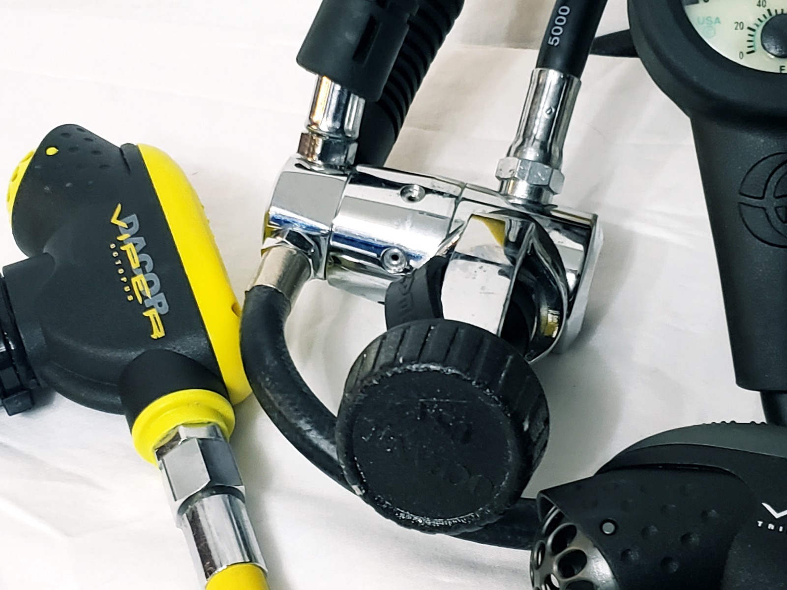 Dacor Viper Tec 1st & 2nd Stage w/ Oceanic Octopus & Genesis Dive Gauge