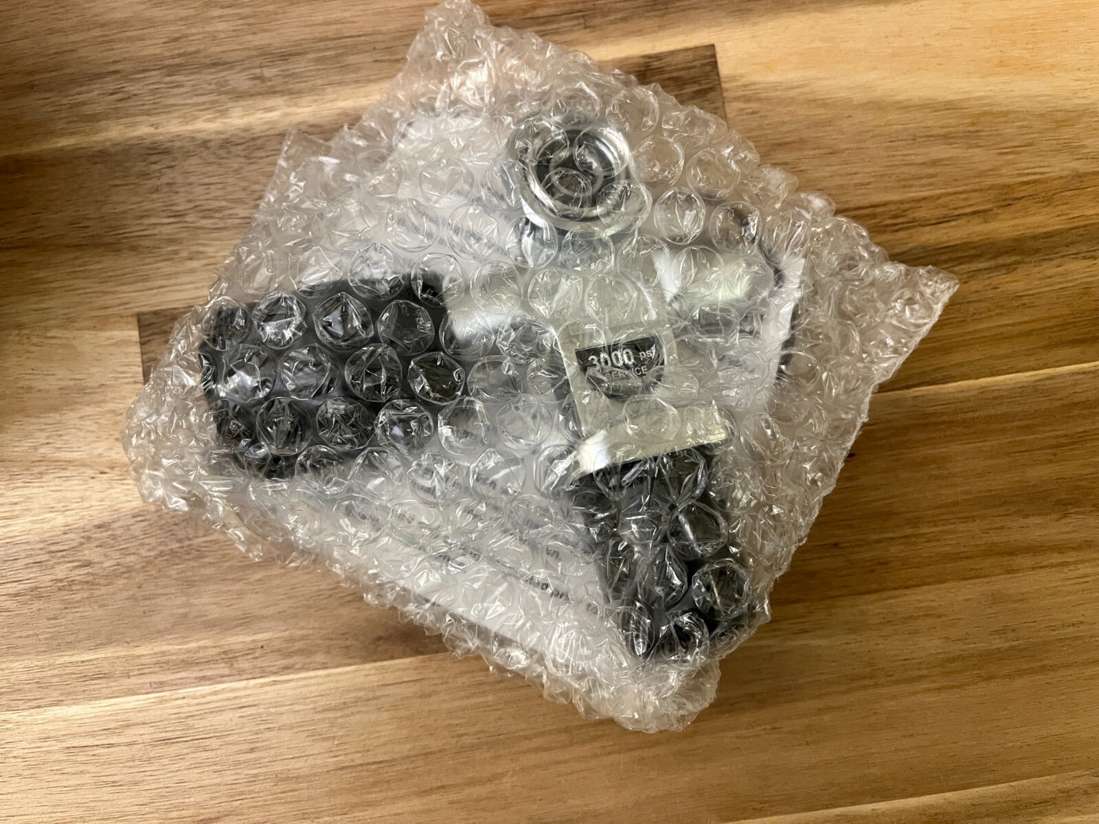 Trident A196 Tank Valve 3000psi DIN and Yoke