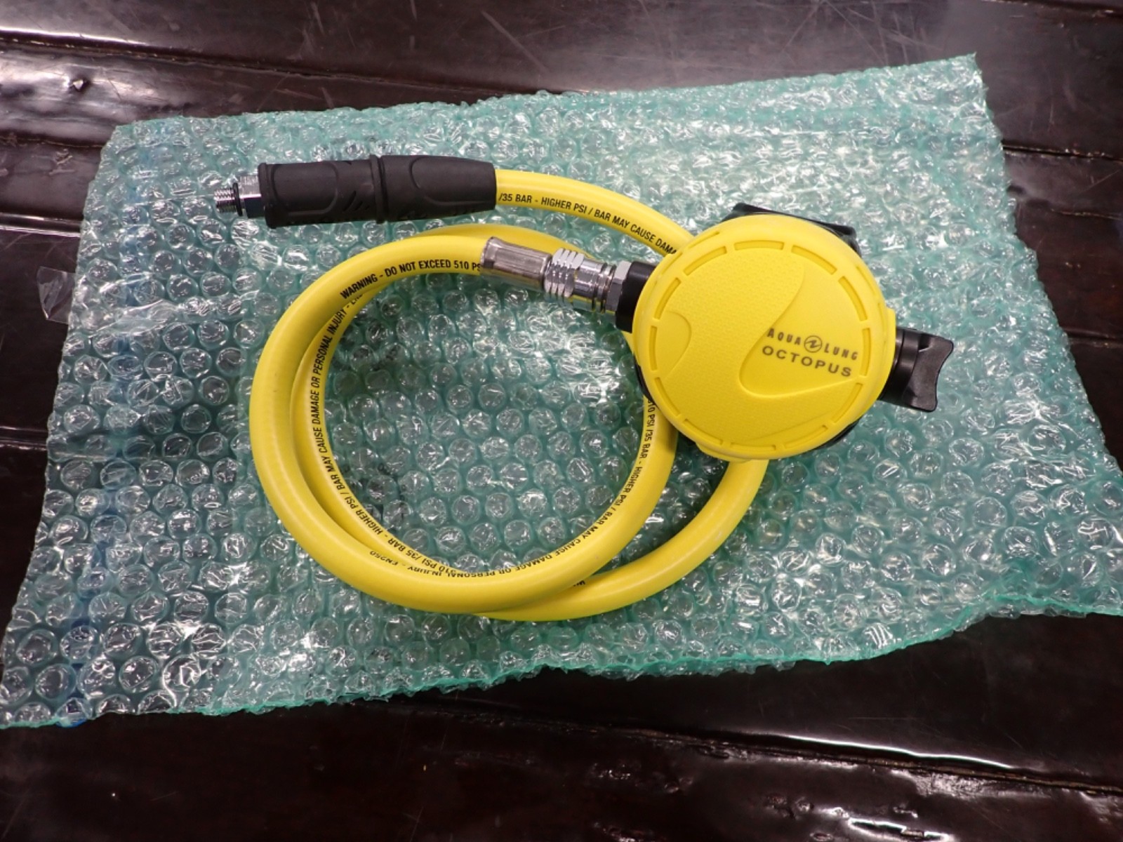 New Aqualung Calypso Titan Octopus Scuba Diving Regulator NEW