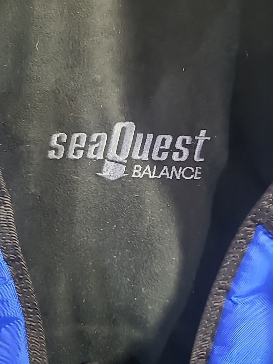 SeaQuest Balance BCD Men’s Size Large And Two 5 lb Weight Pockets
