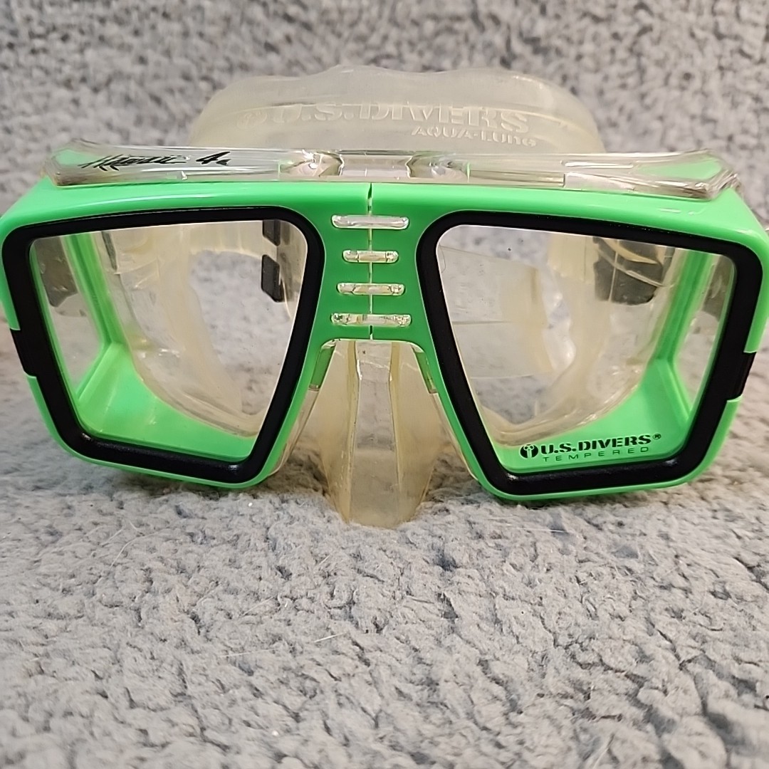 US Divers Aqua Lung Hawaii 4 Scuba Diving Snorkeling Mask Neon Green W/ Box