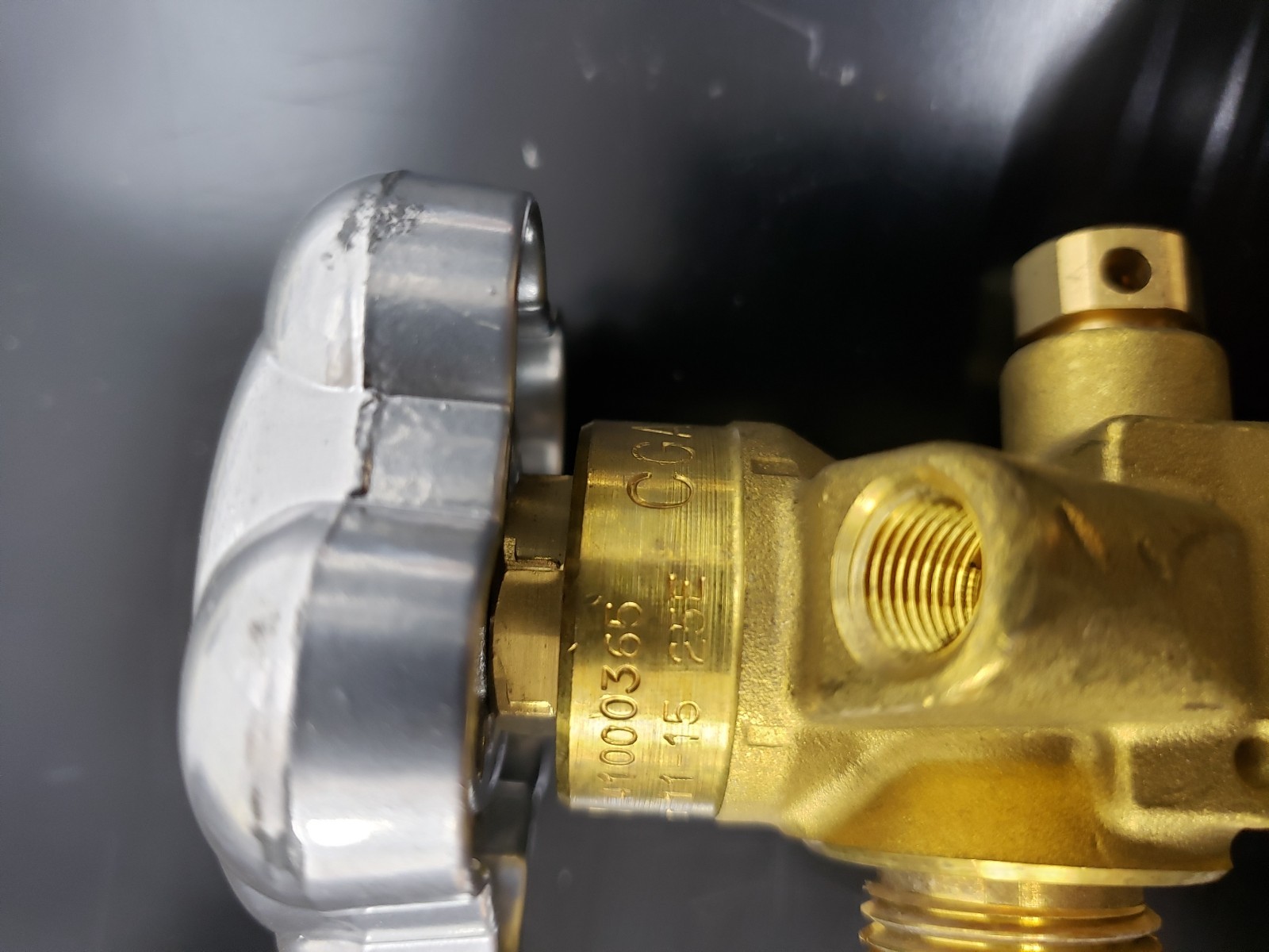 CGA 347 Sherwood Valve Brass, 25E, Air Valve, with Gauge