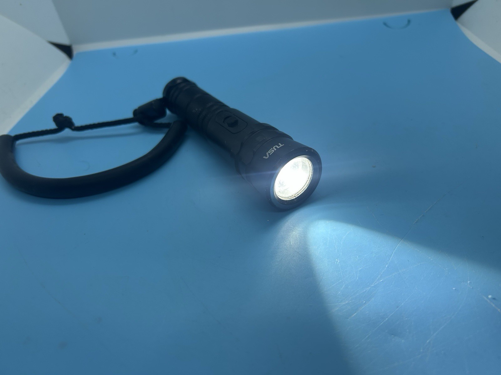 Rare TUSA TU-300 Light. Works, (Batteries Not Included).