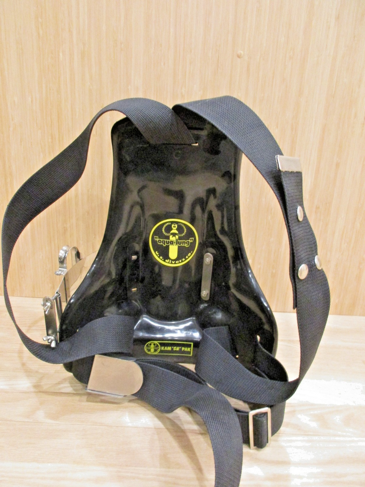 VINTAGE US Divers Scuba Tank Kam EZ Pak Black And Yellow Backplate – NEW IN BOX