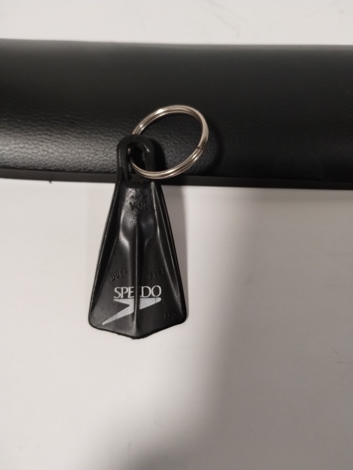 Speedo Mini Fin Scuba Diving KeyChain BLACK FLIPPER