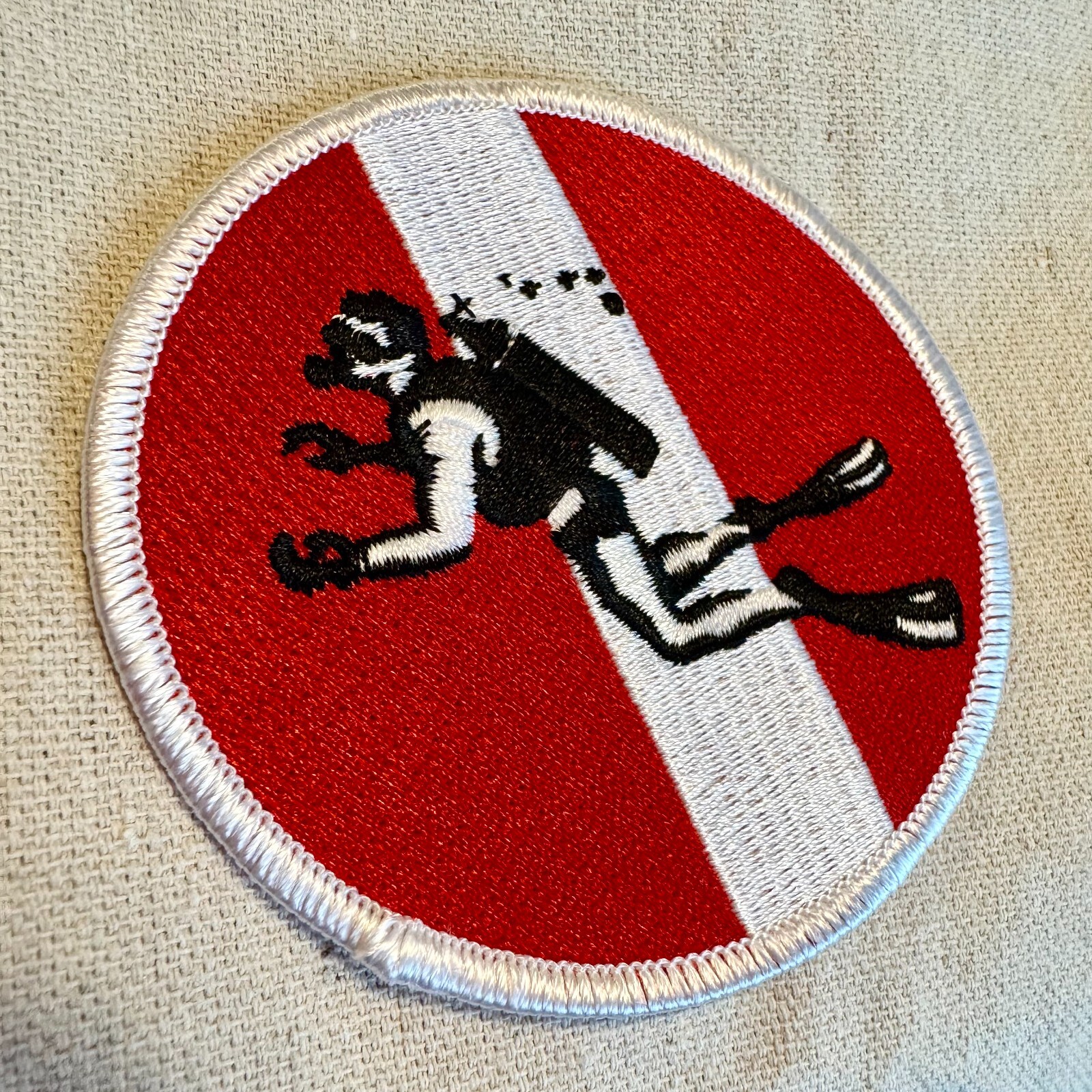 SCUBA DIVING EMBROIDERED IRON-ON DIVE PATCH skin diver down emblem bubbles NEW